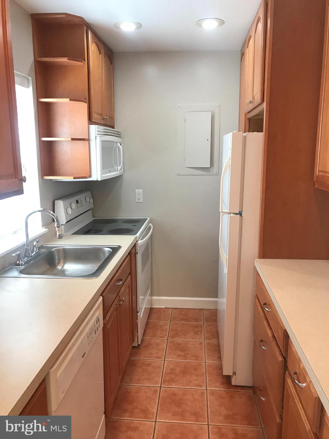 FAIRLINGTON MEADOWS - Residential Lease