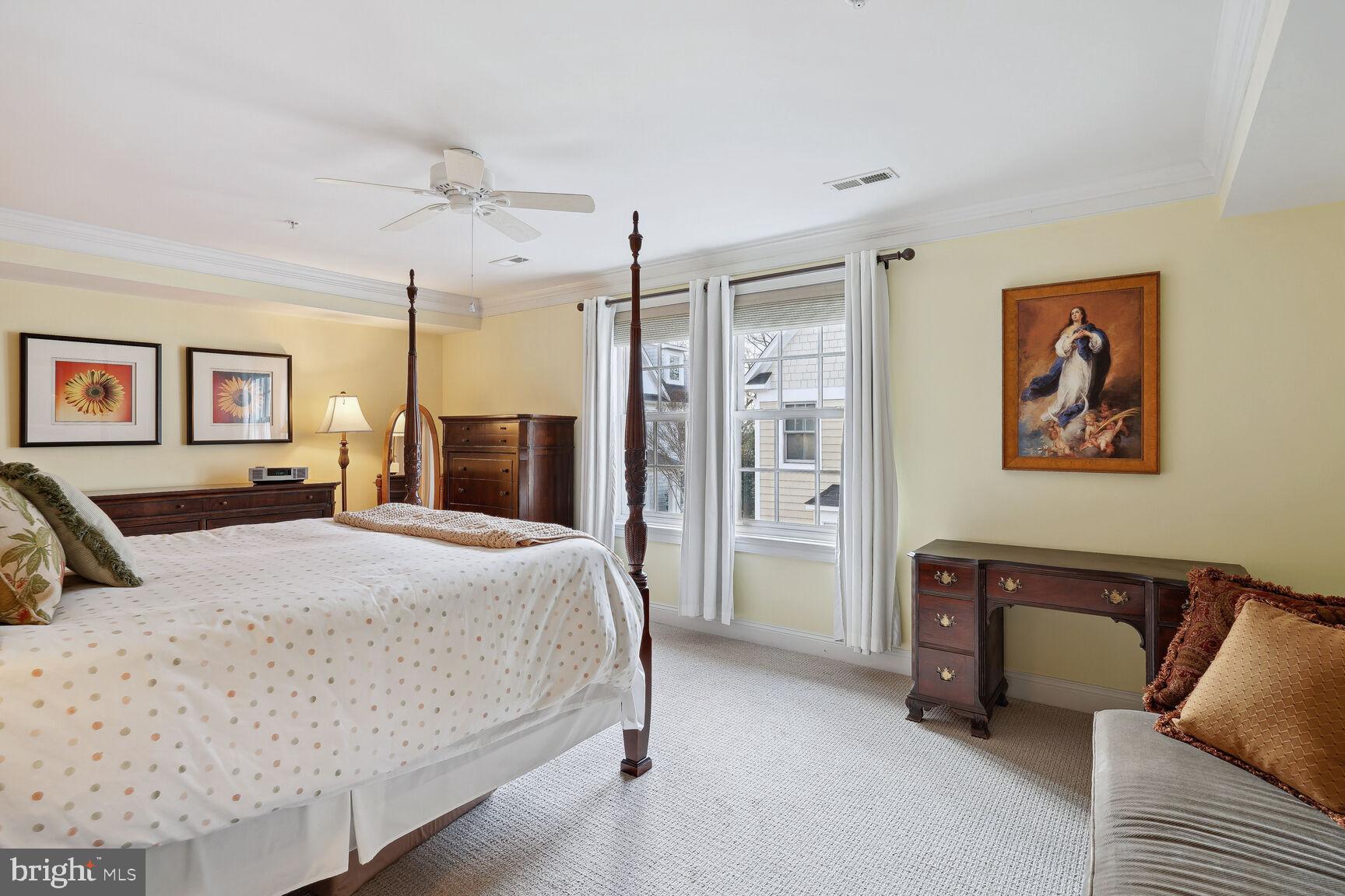 WOODSIDE - Residential