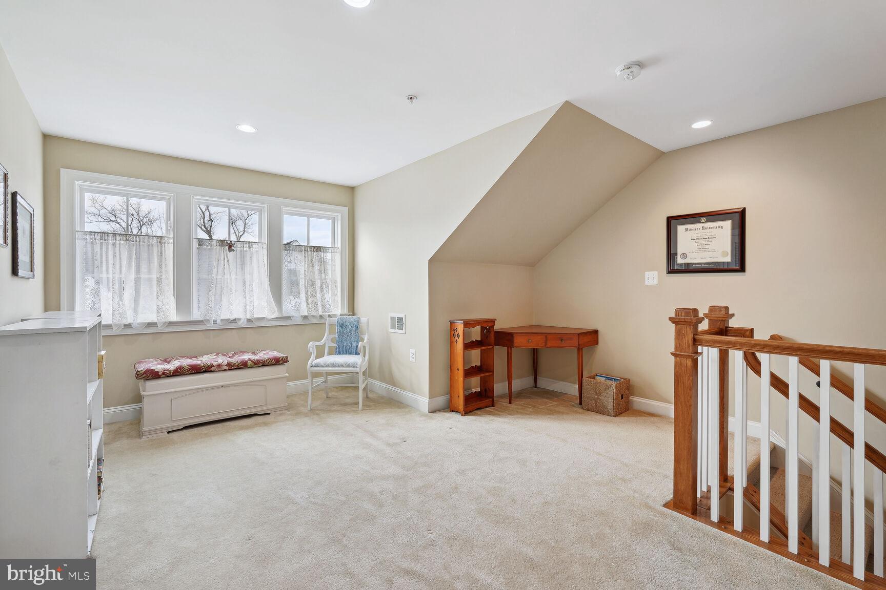 WOODSIDE - Residential