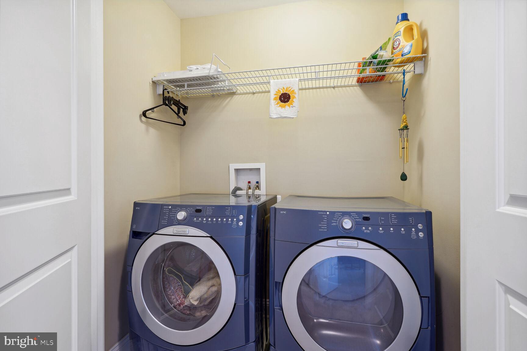 WOODSIDE - Residential