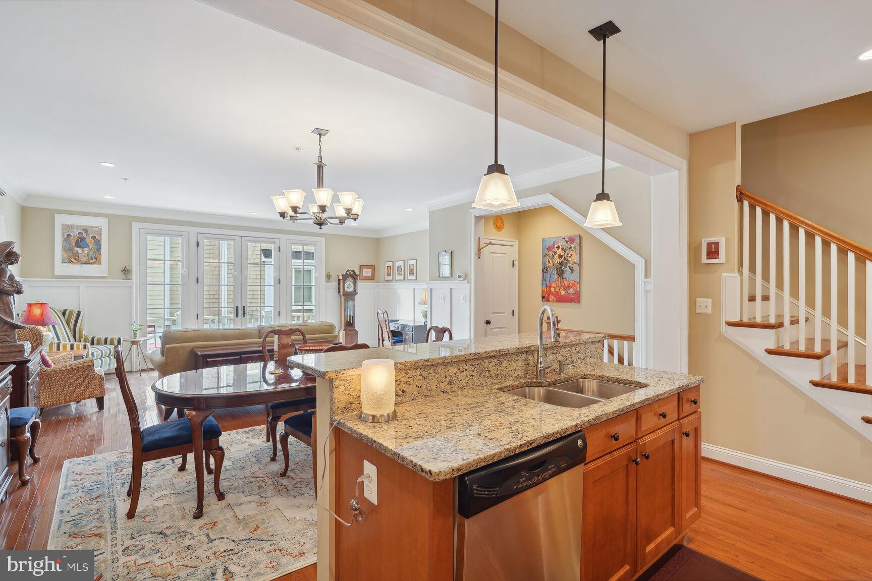 WOODSIDE - Residential