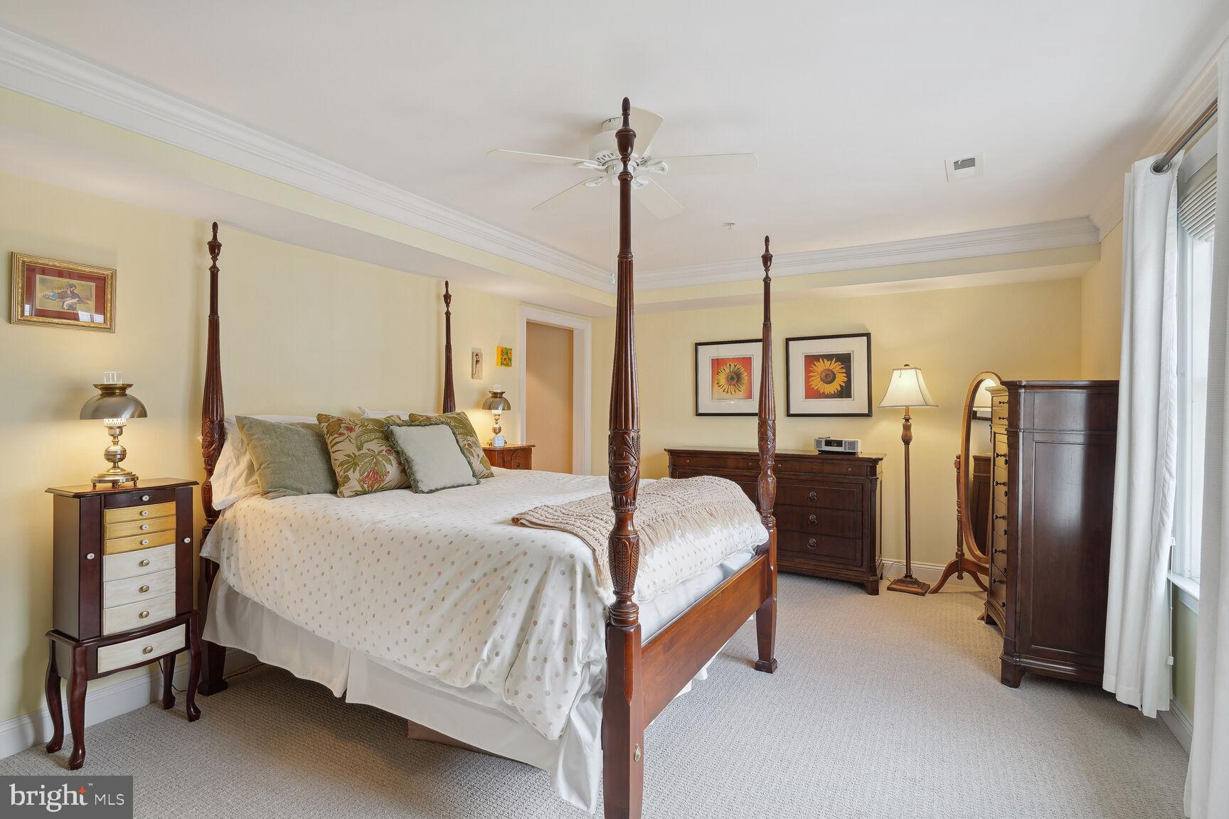 WOODSIDE - Residential