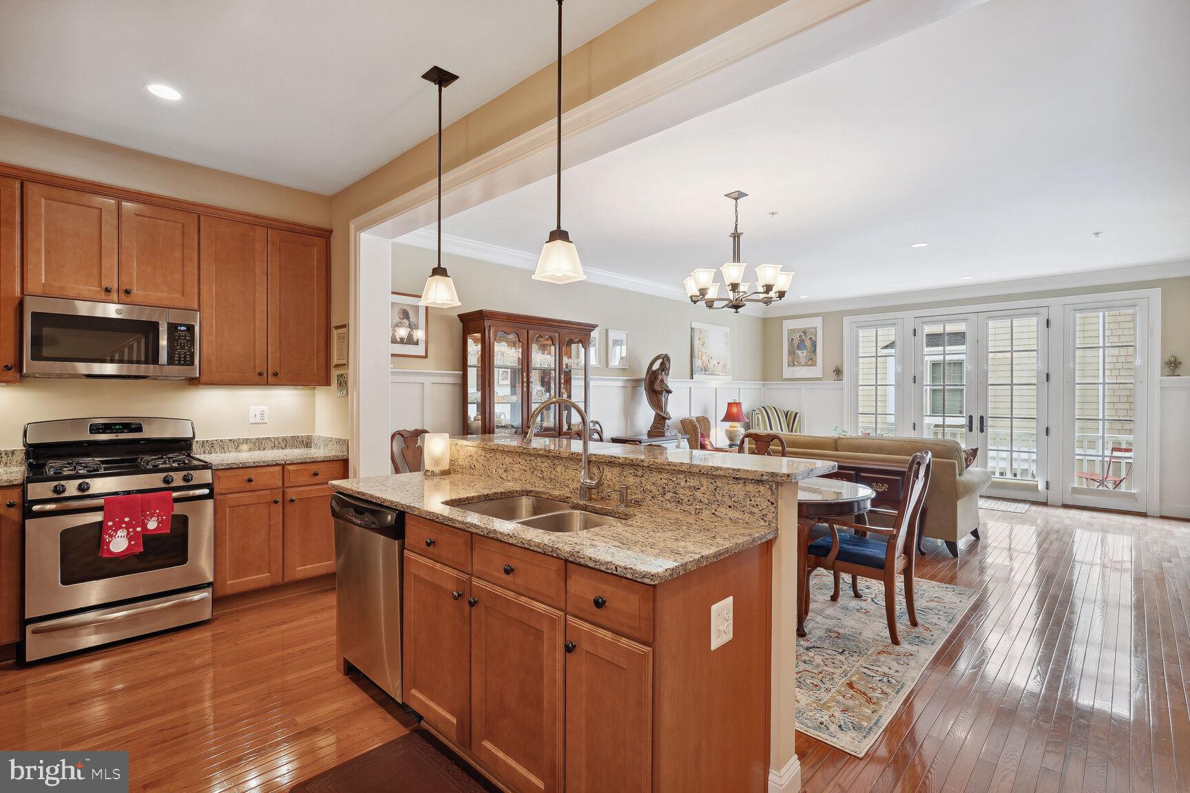 WOODSIDE - Residential