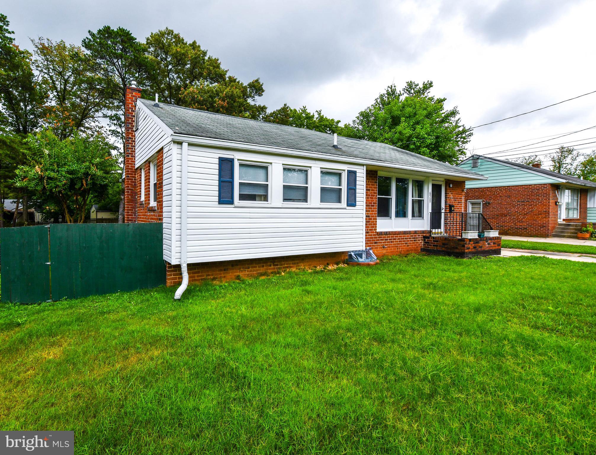 NEW CARROLLTON - Residential