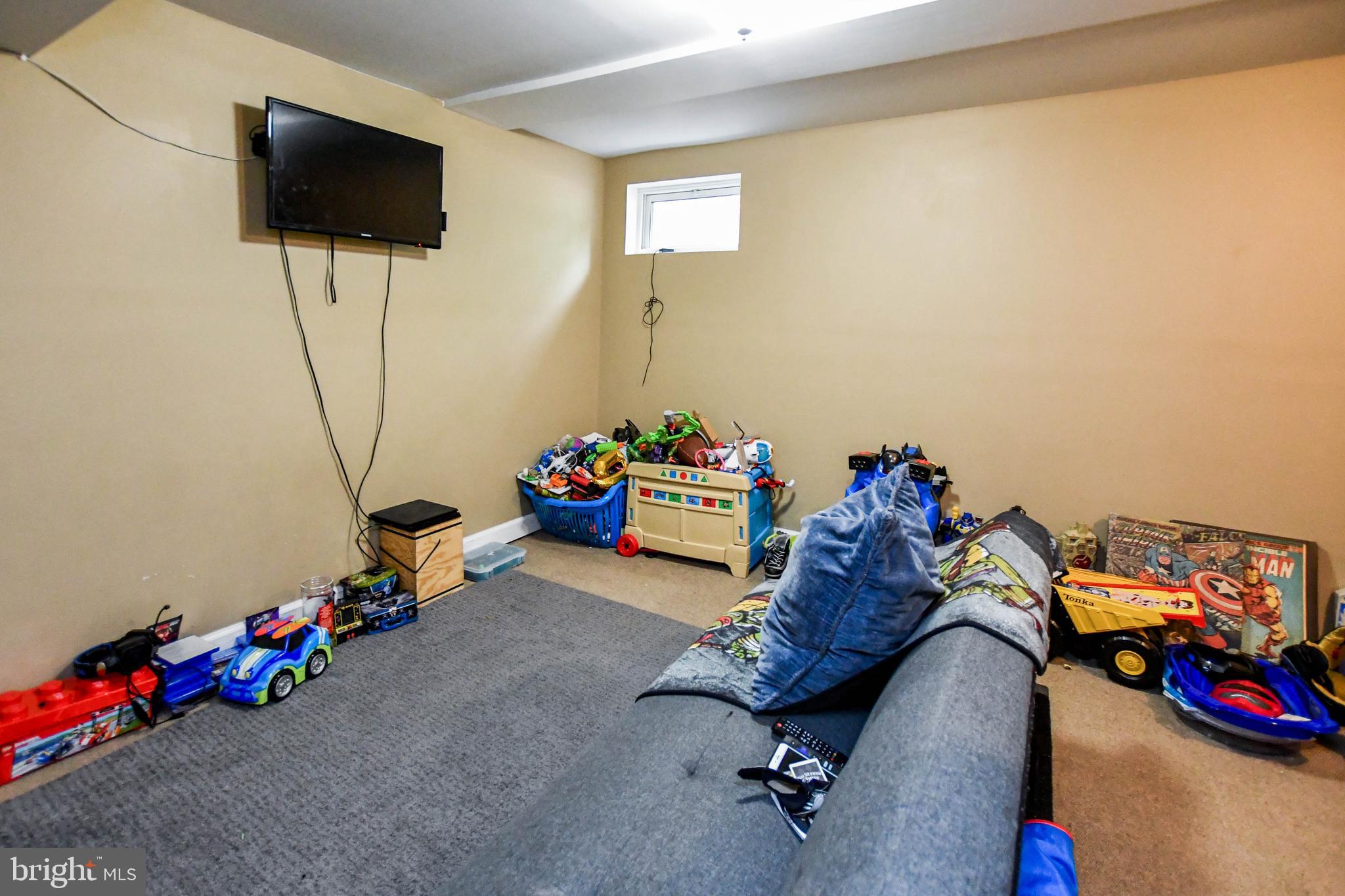 NEW CARROLLTON - Residential