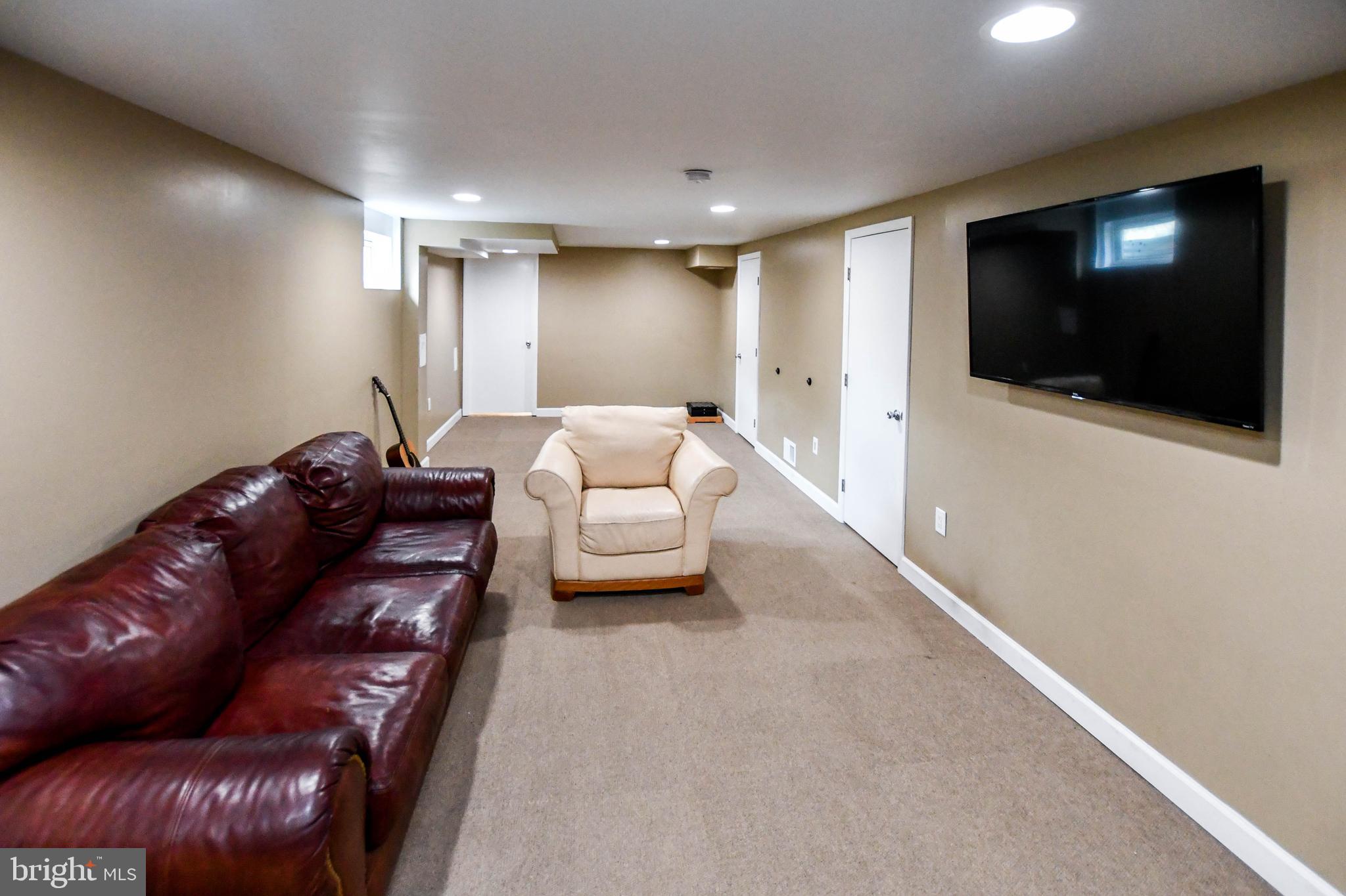 NEW CARROLLTON - Residential