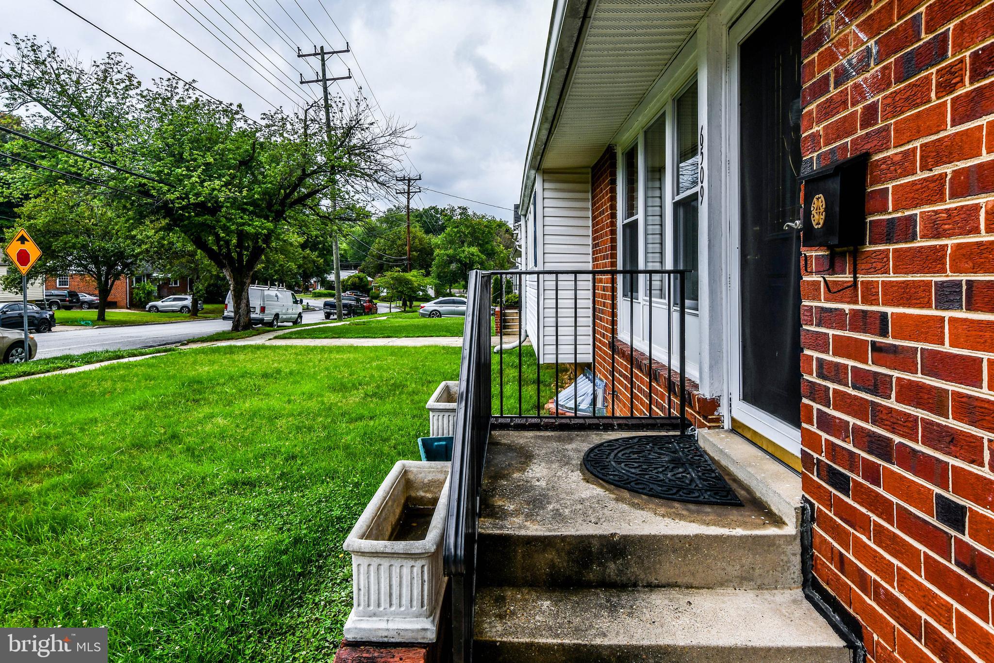 NEW CARROLLTON - Residential