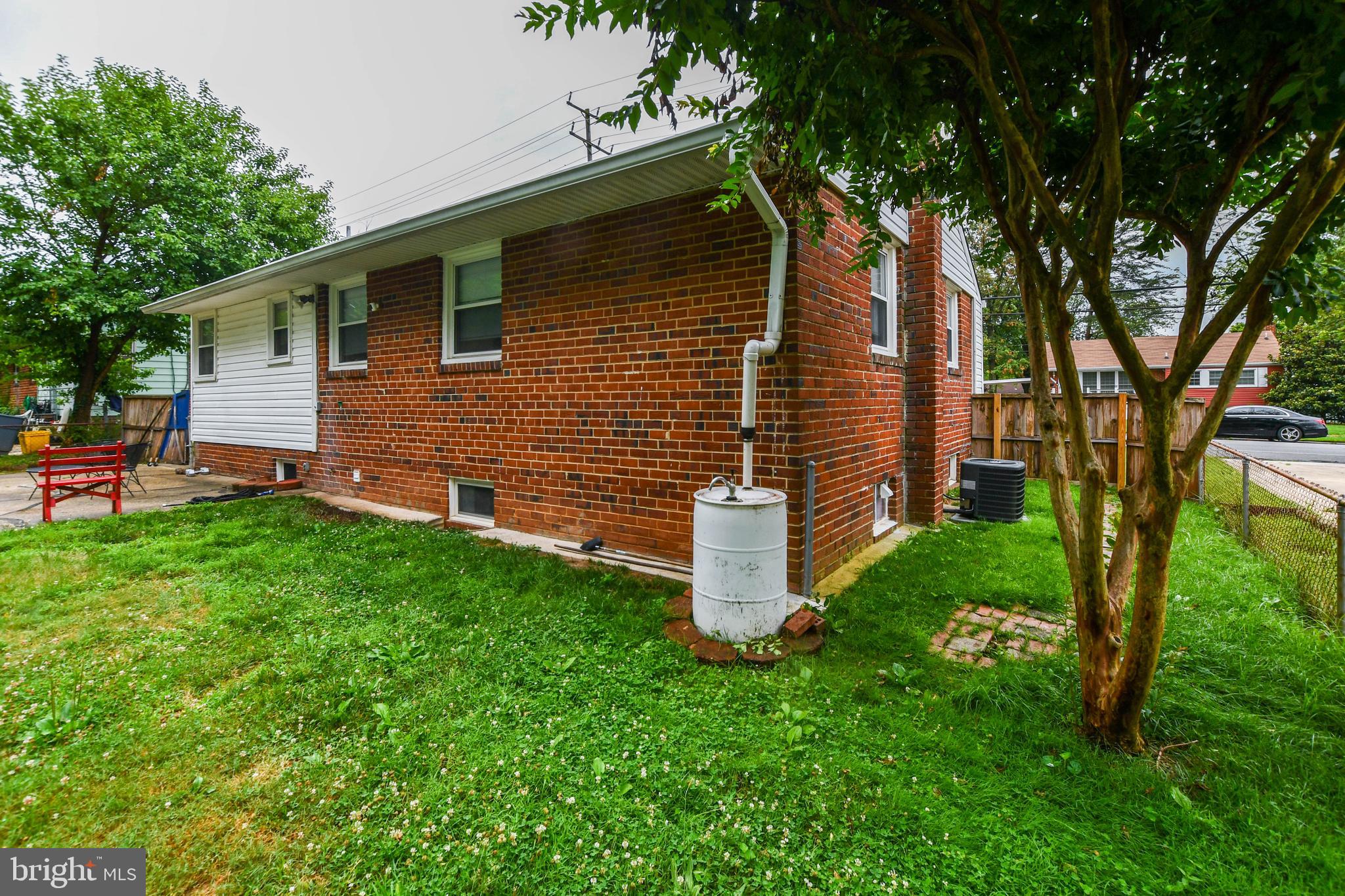 NEW CARROLLTON - Residential