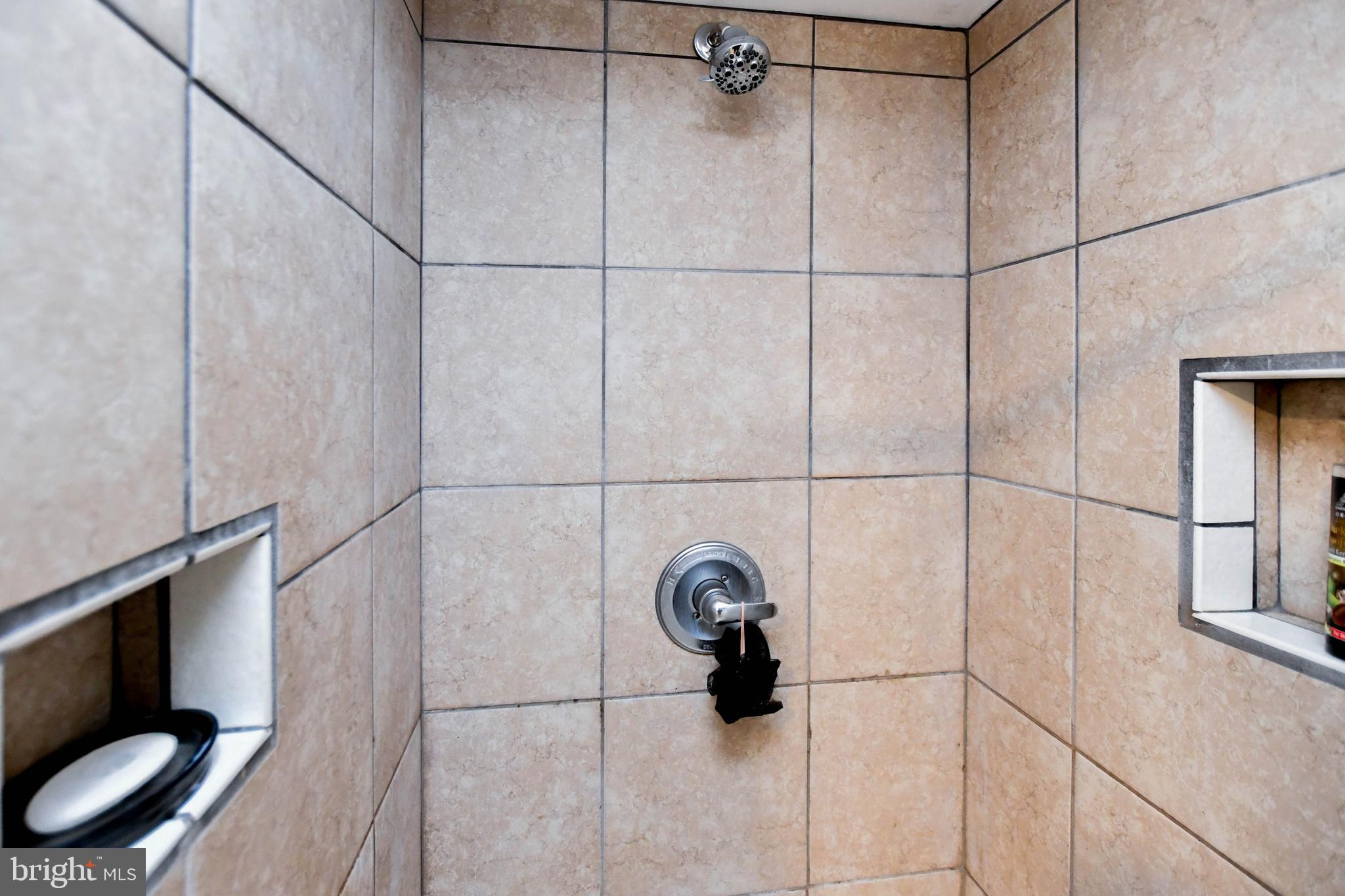 NEW CARROLLTON - Residential