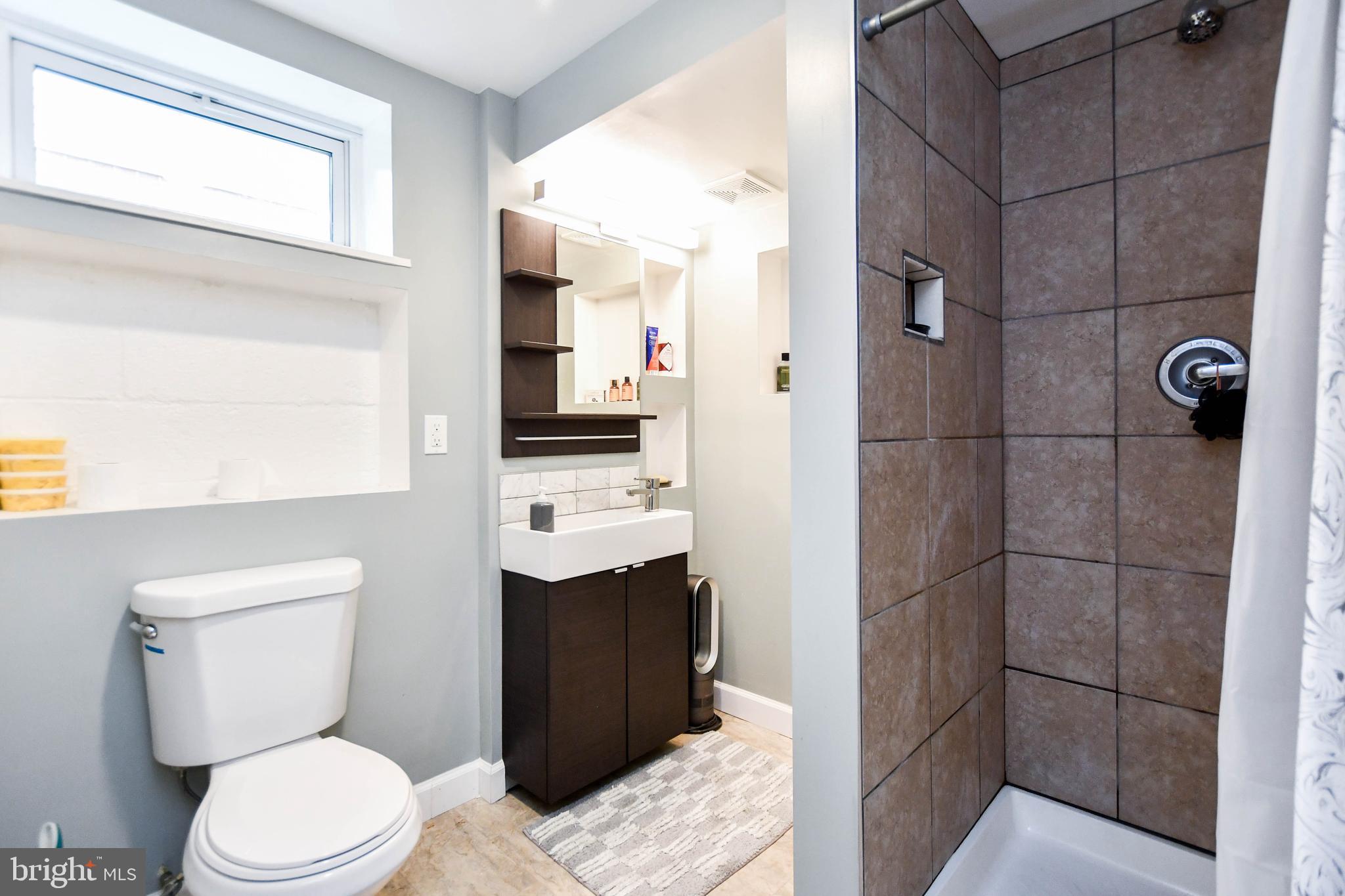 NEW CARROLLTON - Residential