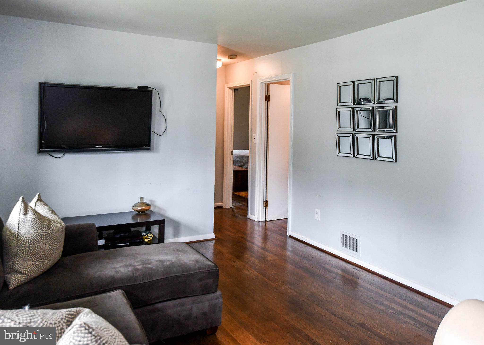 NEW CARROLLTON - Residential