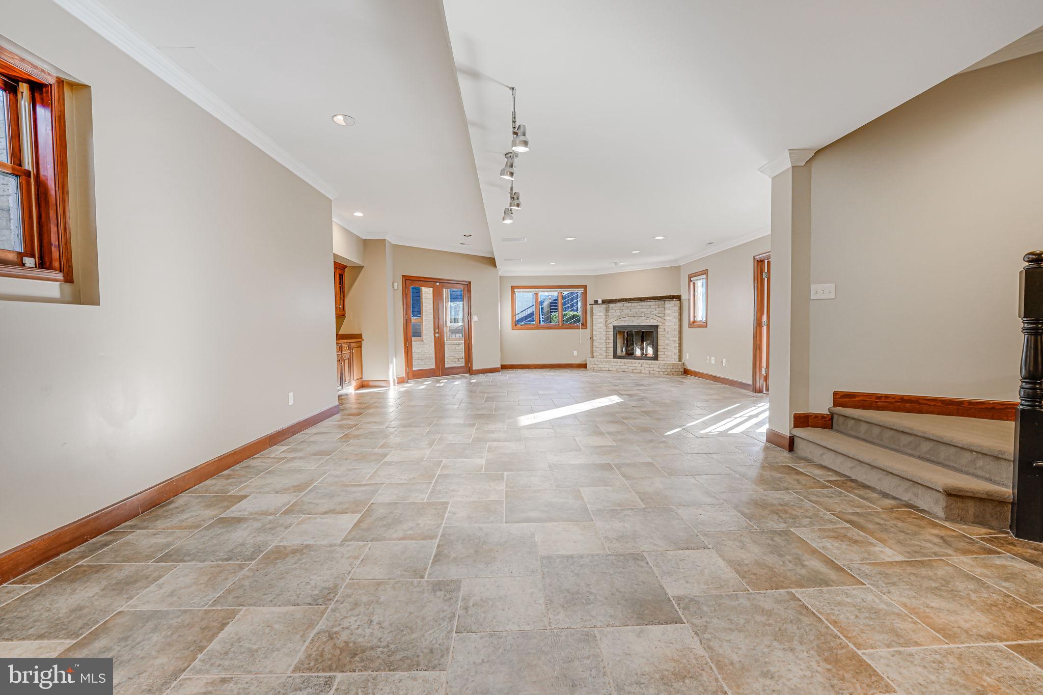 RAVENWOOD - Residential