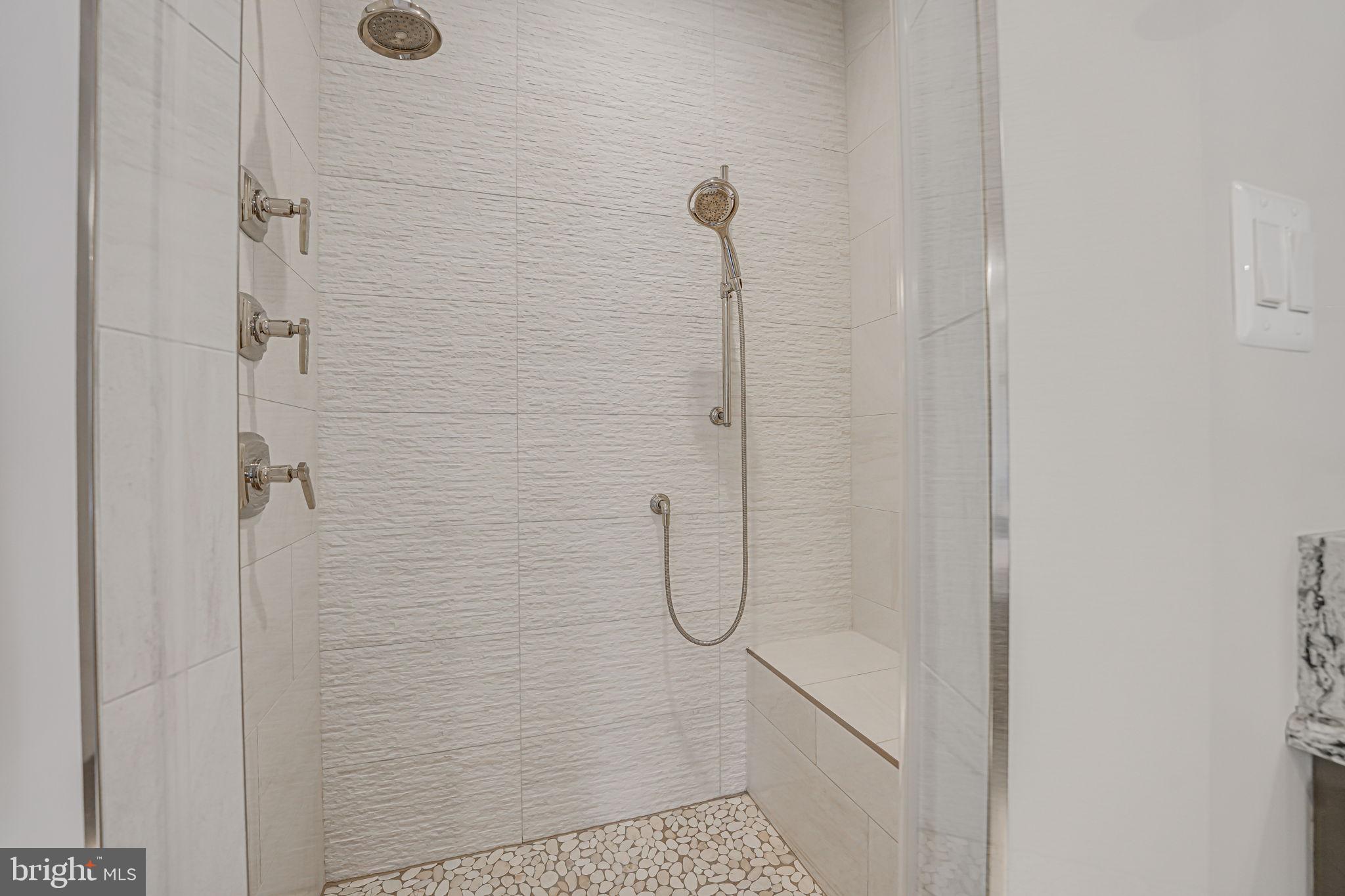 RAVENWOOD - Residential