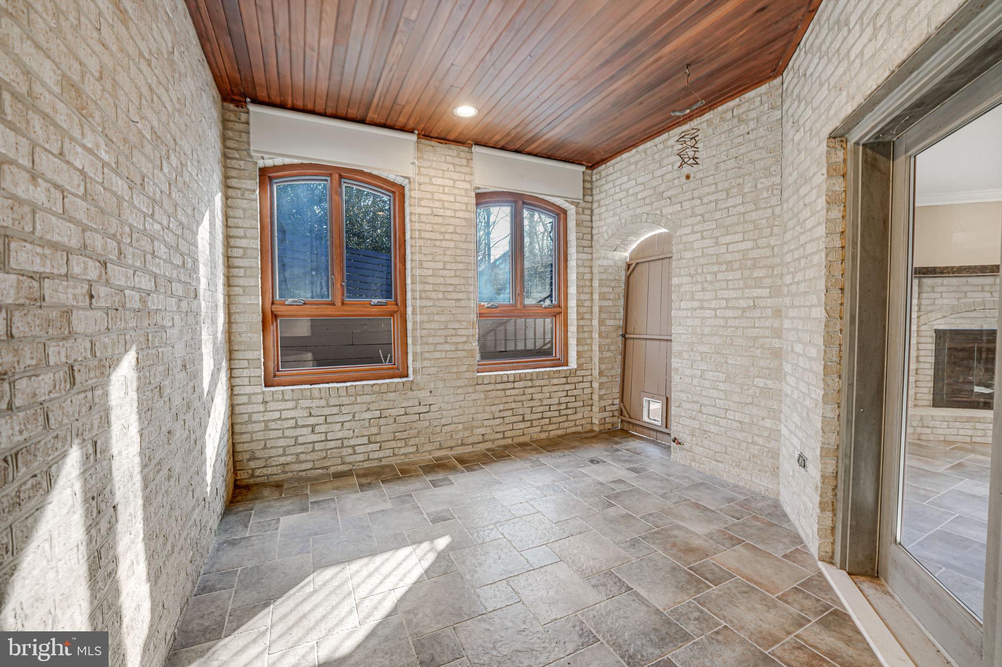 RAVENWOOD - Residential