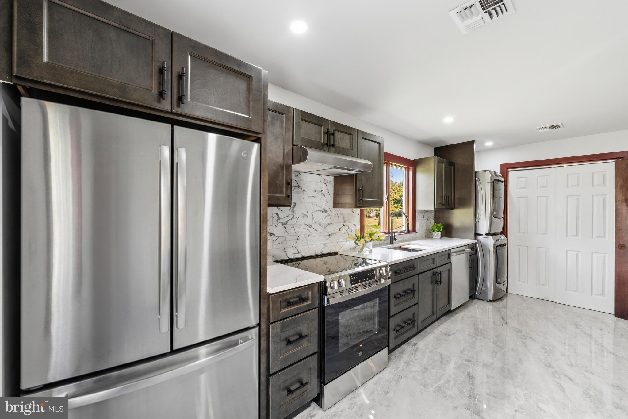 UPPER BLACK EDDY - Residential