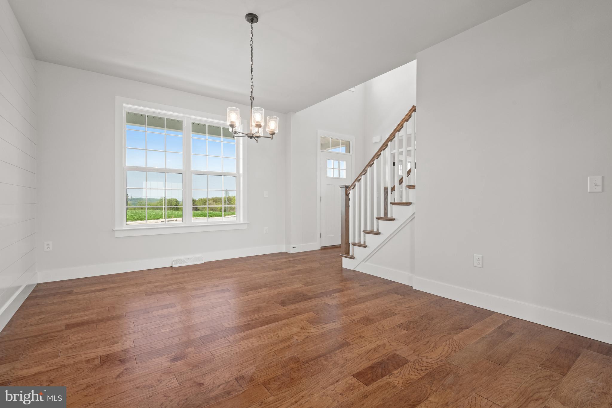 RIVER RIDGE HILLS - Residential