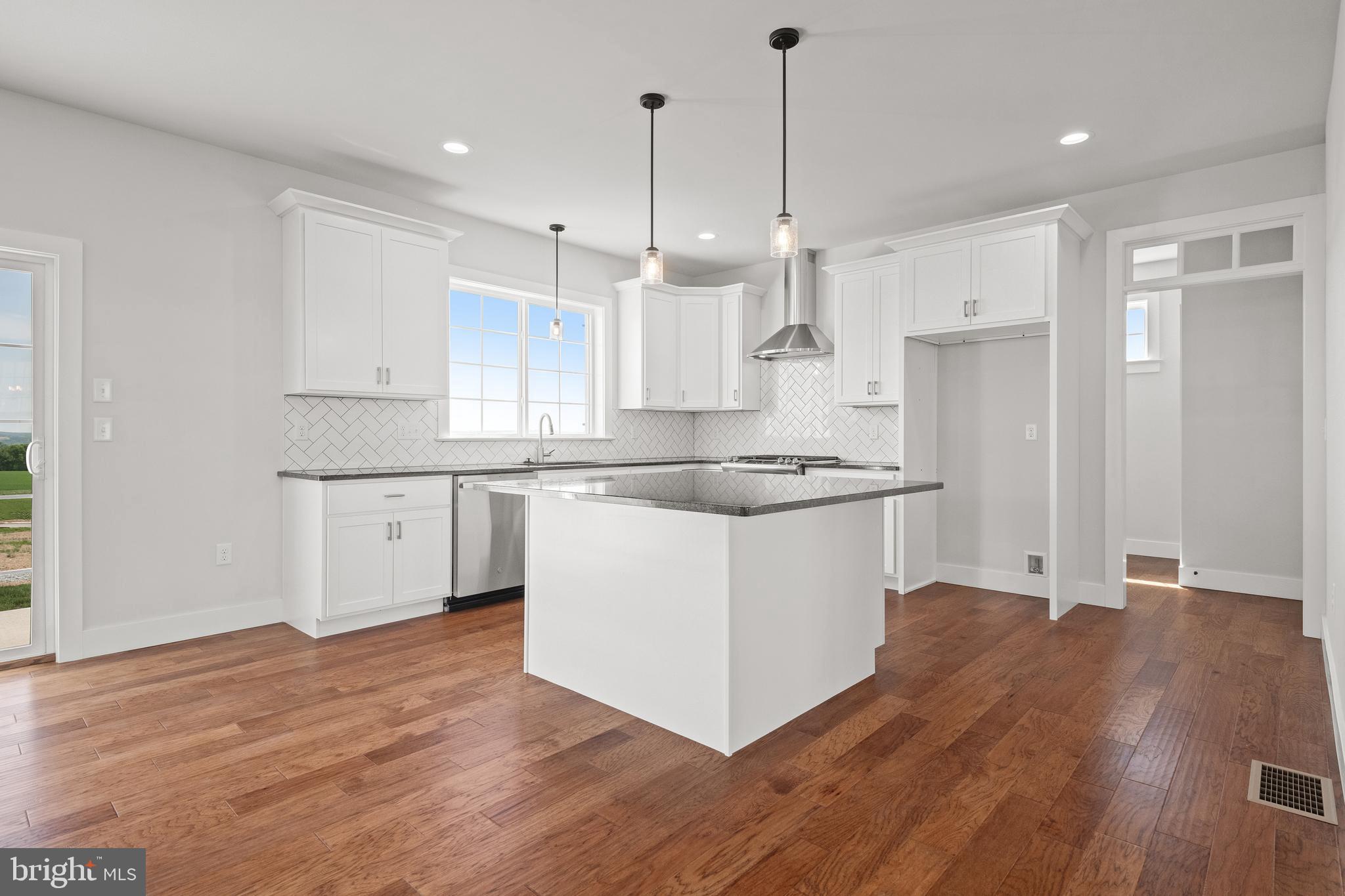 RIVER RIDGE HILLS - Residential