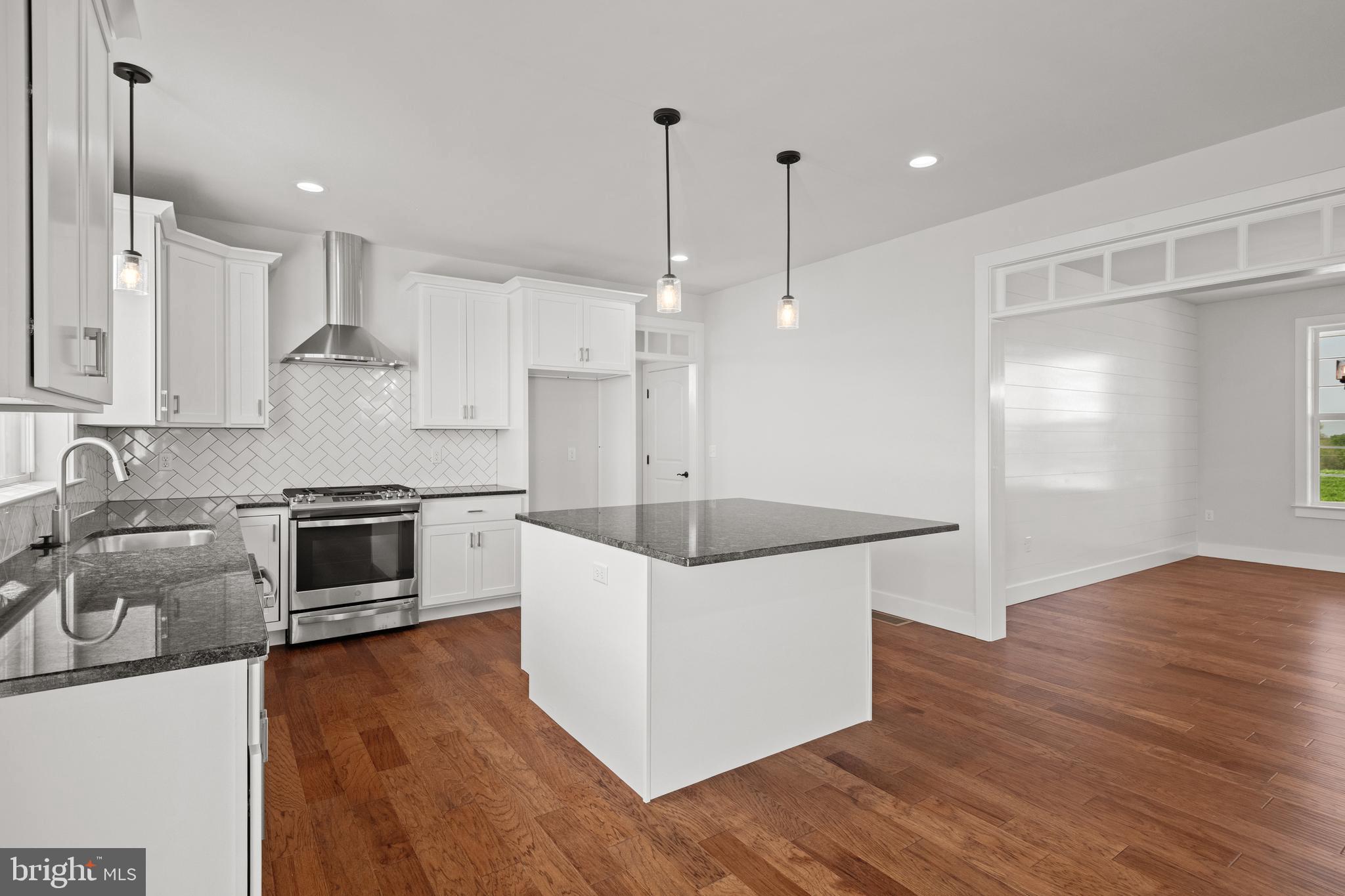 RIVER RIDGE HILLS - Residential