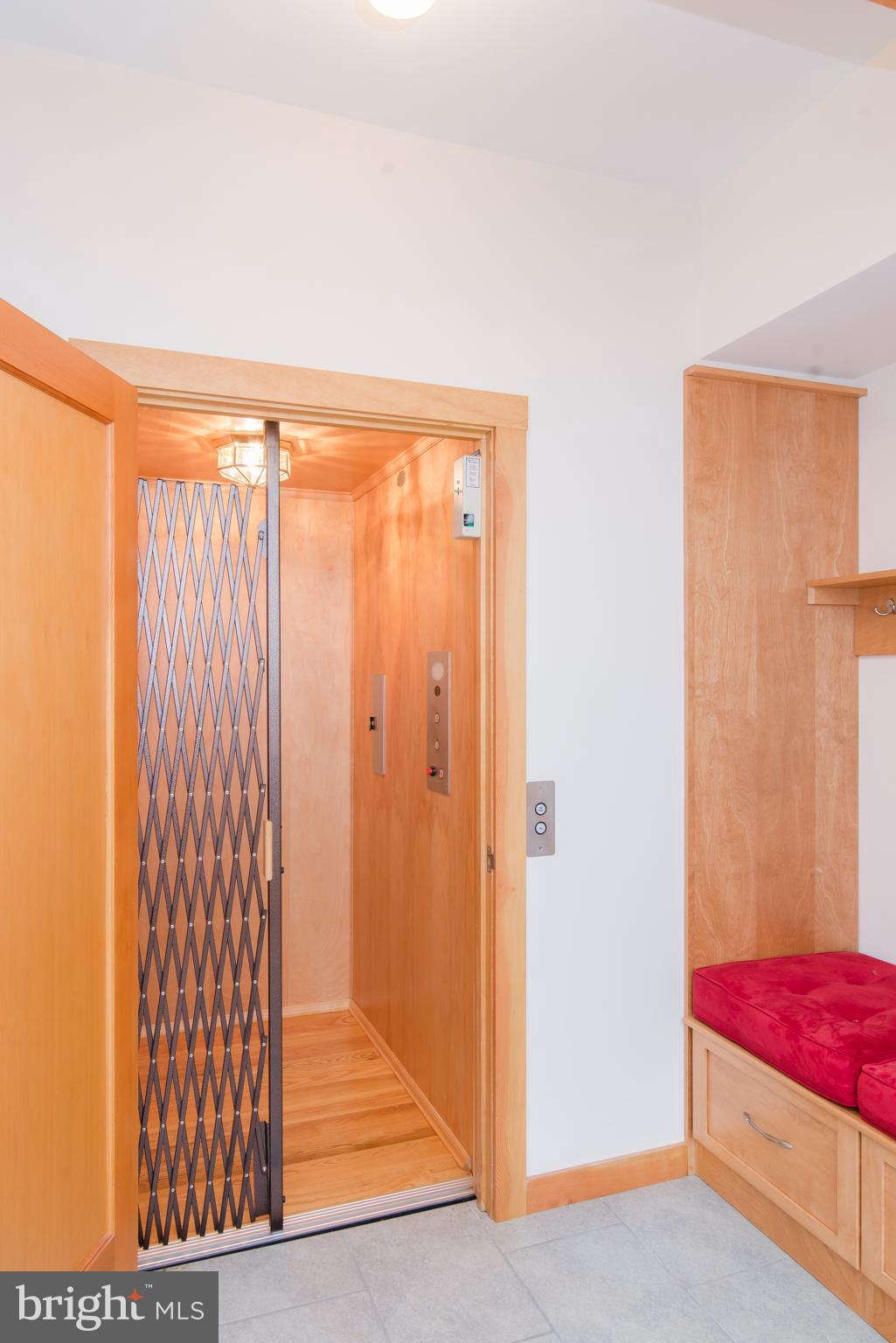 NESTLE BLUFF - Residential