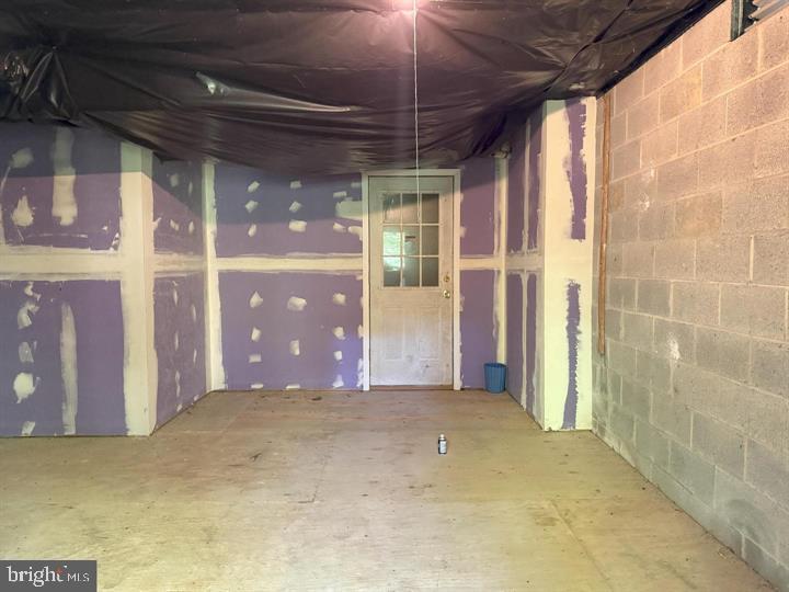 WHITE SANDS - Residential Lease