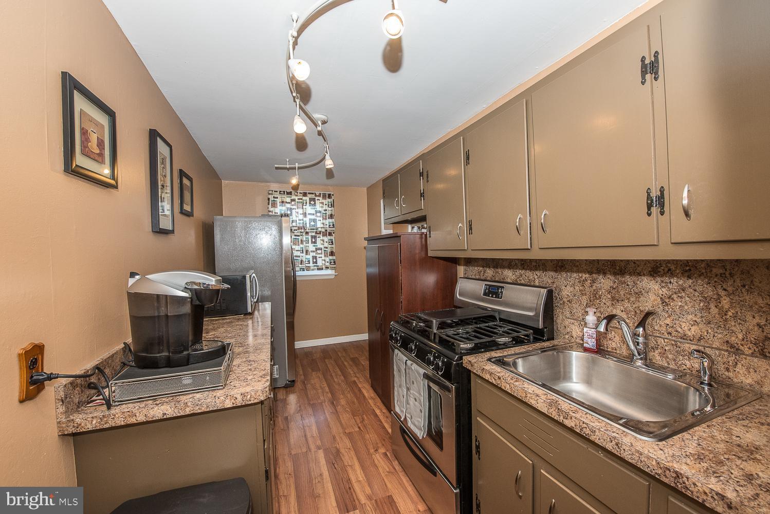 LEEDOM ESTS - Residential