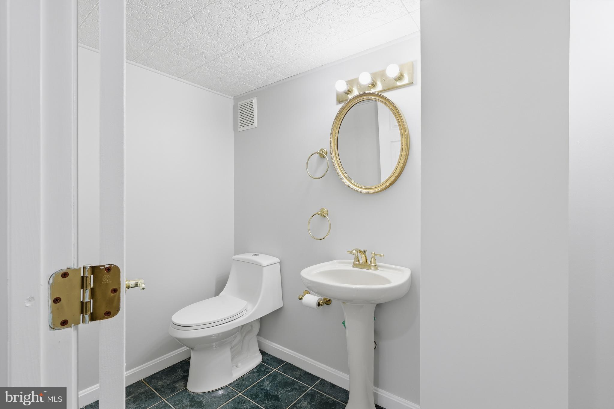 MOUNT WASHINGTON - Residential