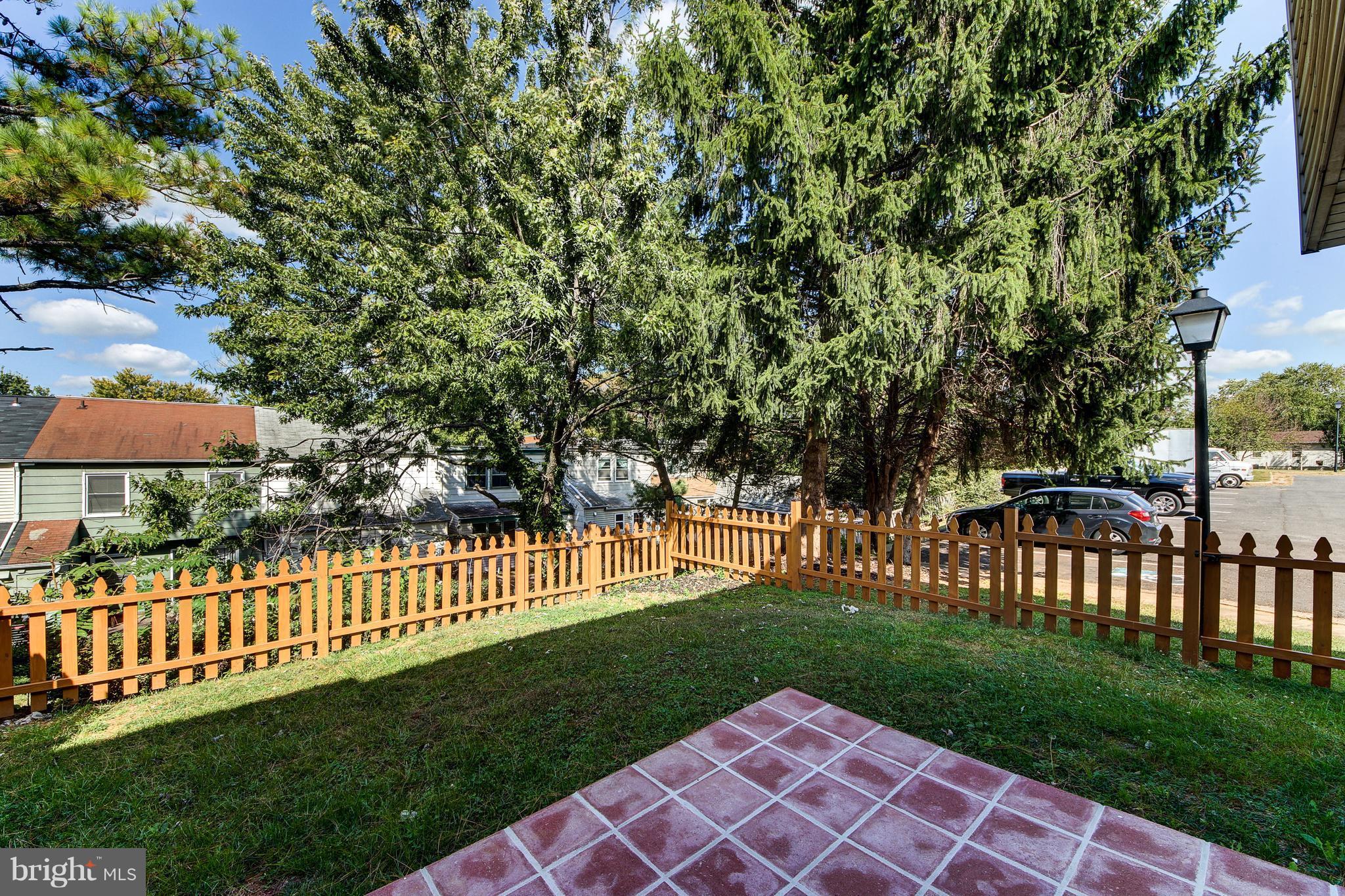 VIRGINIA KNOLLS - Residential