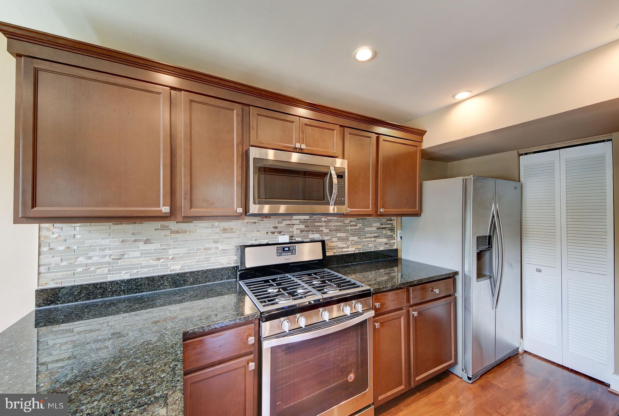 VIRGINIA KNOLLS - Residential