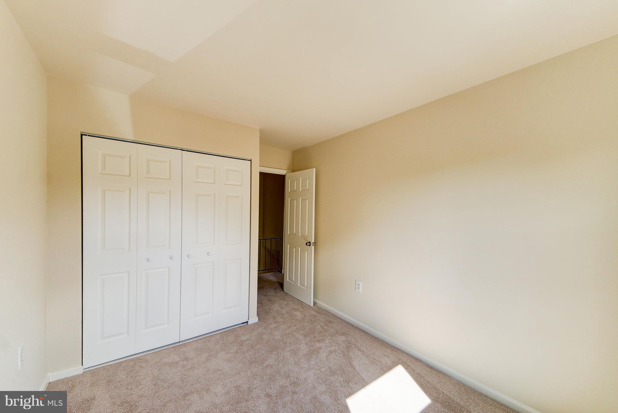 VIRGINIA KNOLLS - Residential