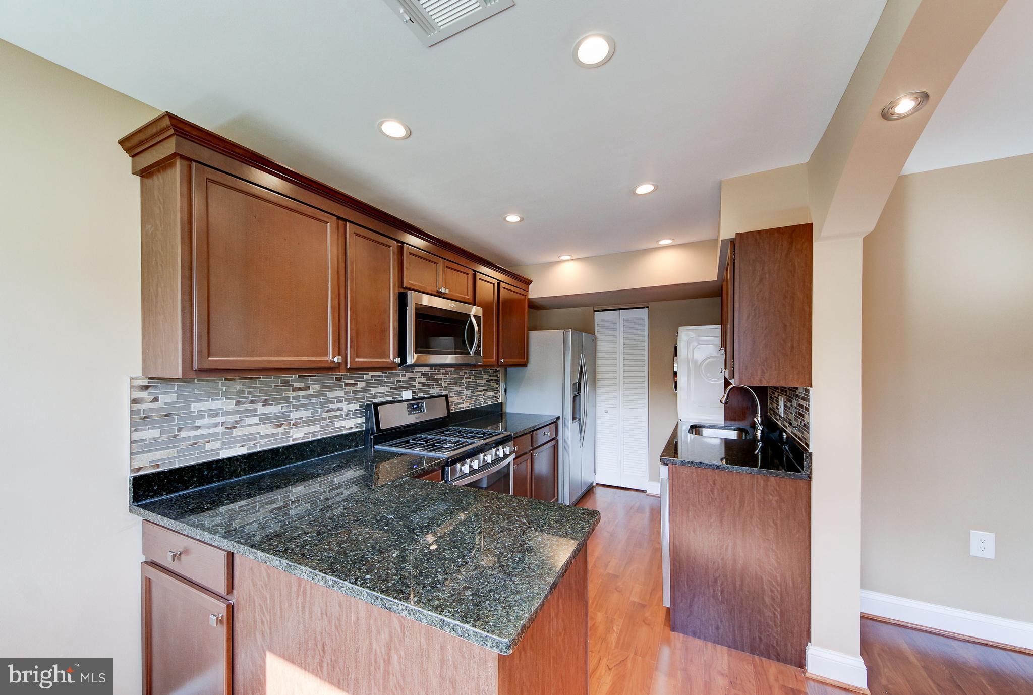 VIRGINIA KNOLLS - Residential