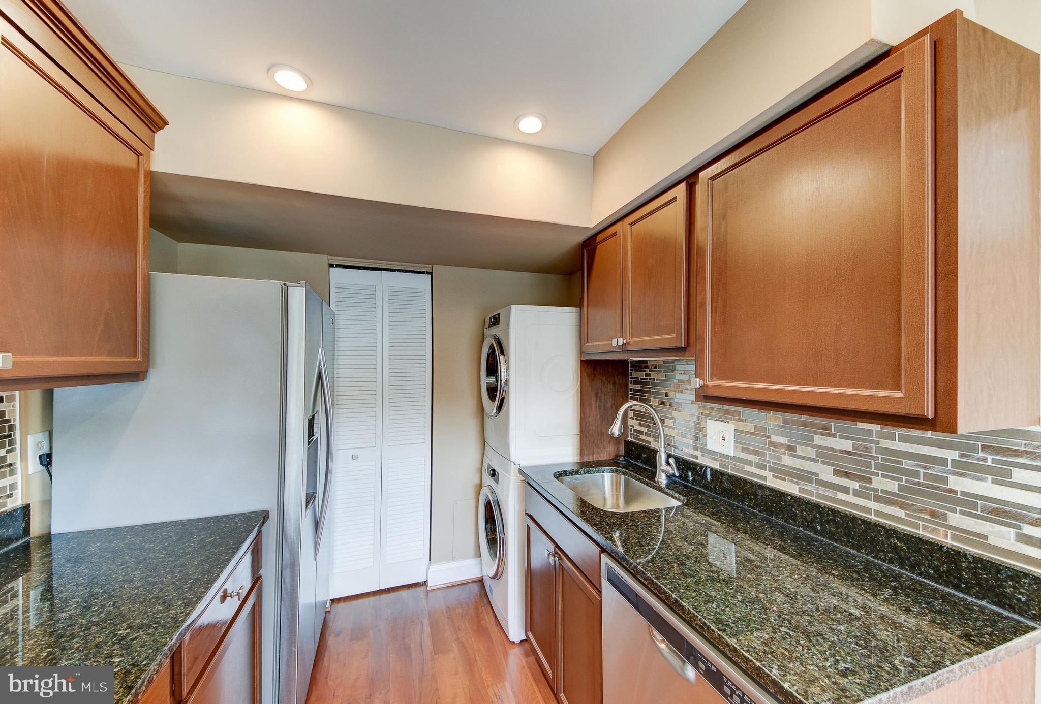 VIRGINIA KNOLLS - Residential