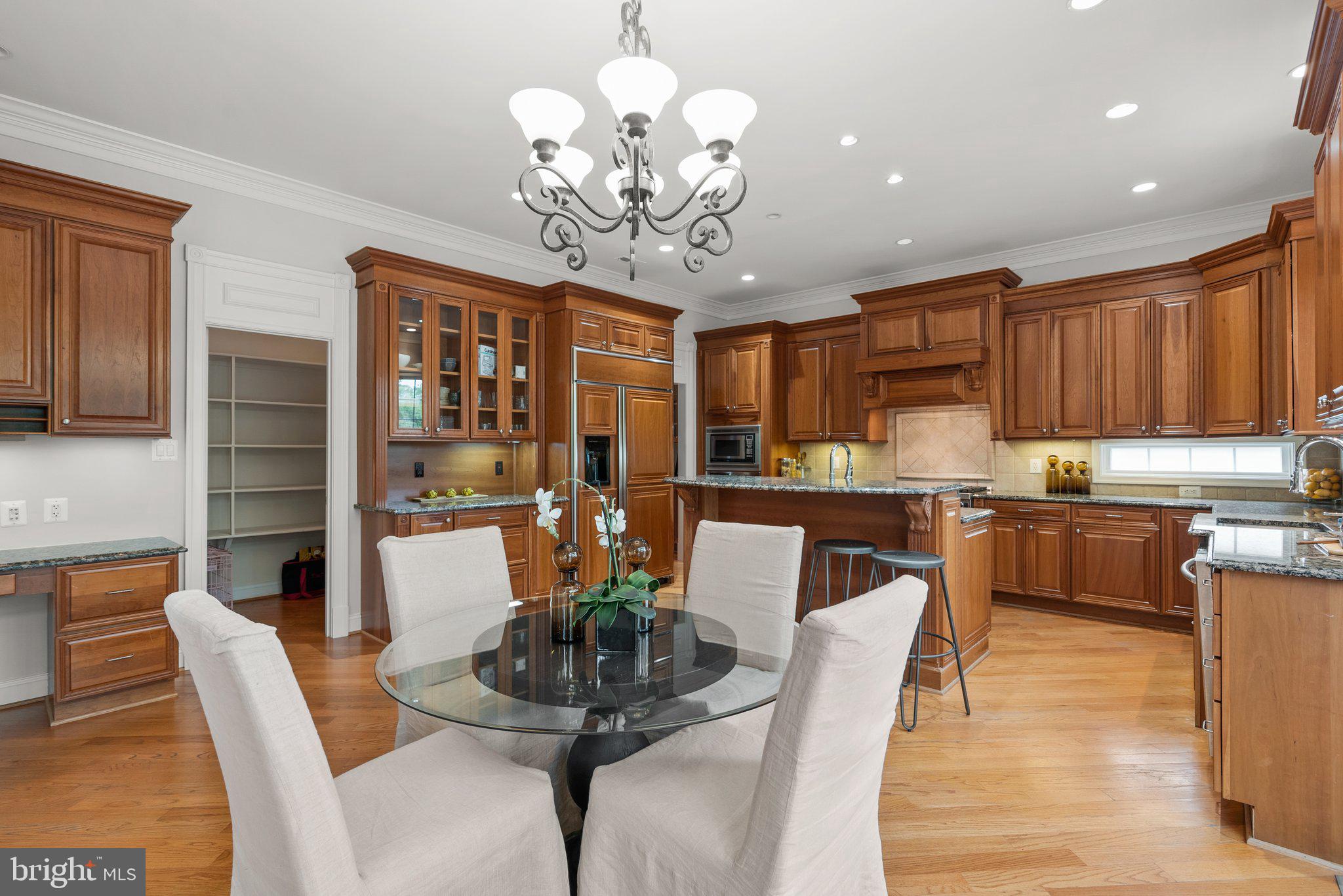 MADRILLON MANORS - Residential