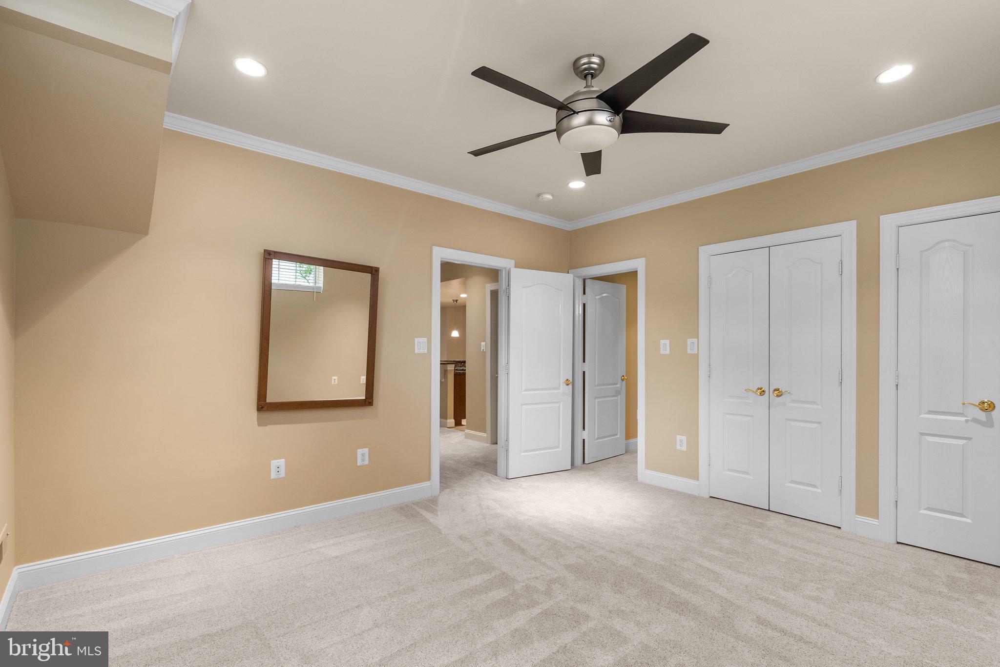 MADRILLON MANORS - Residential