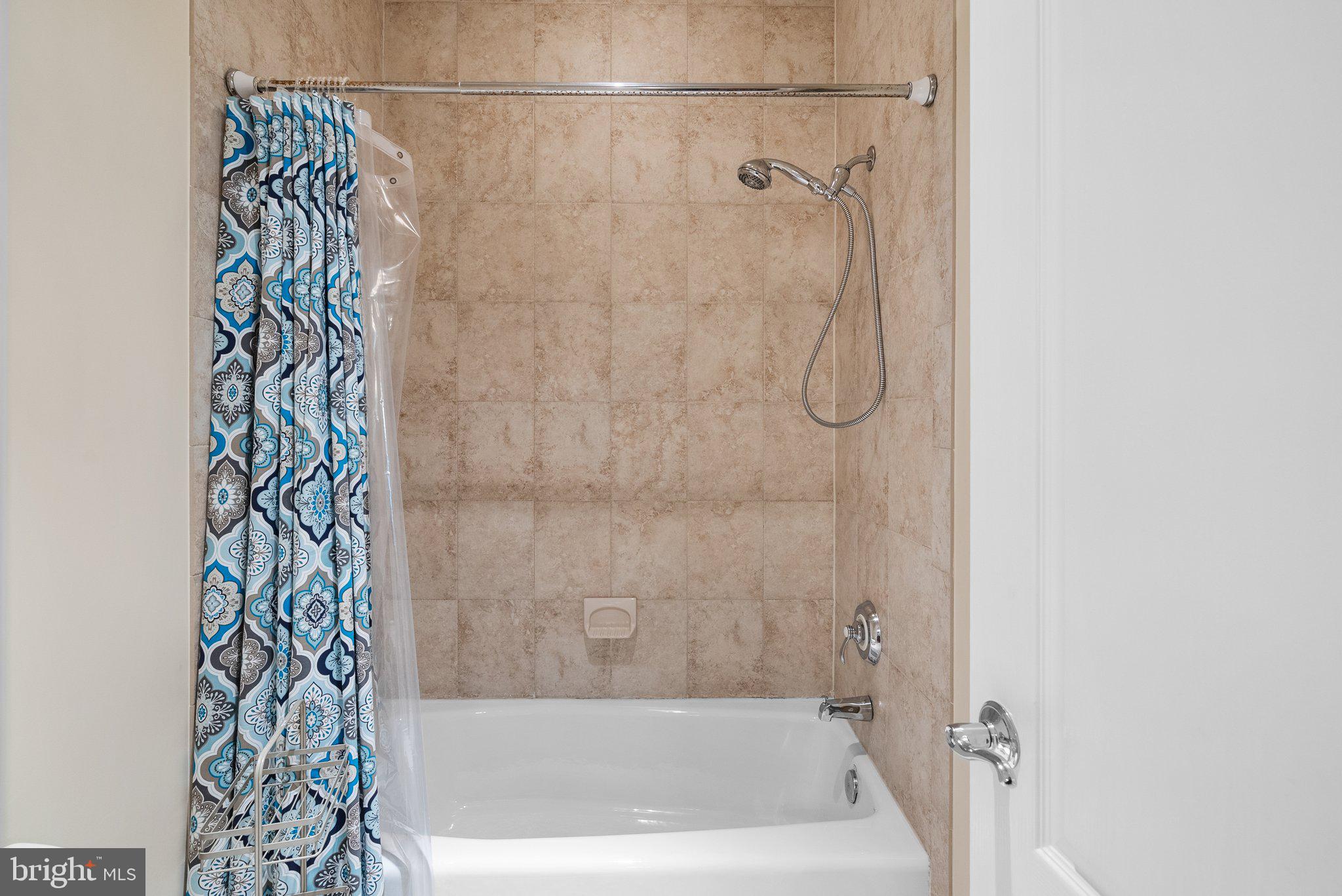 MADRILLON MANORS - Residential