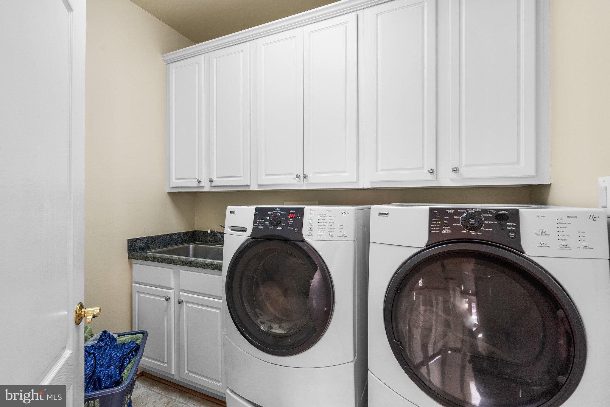 MADRILLON MANORS - Residential