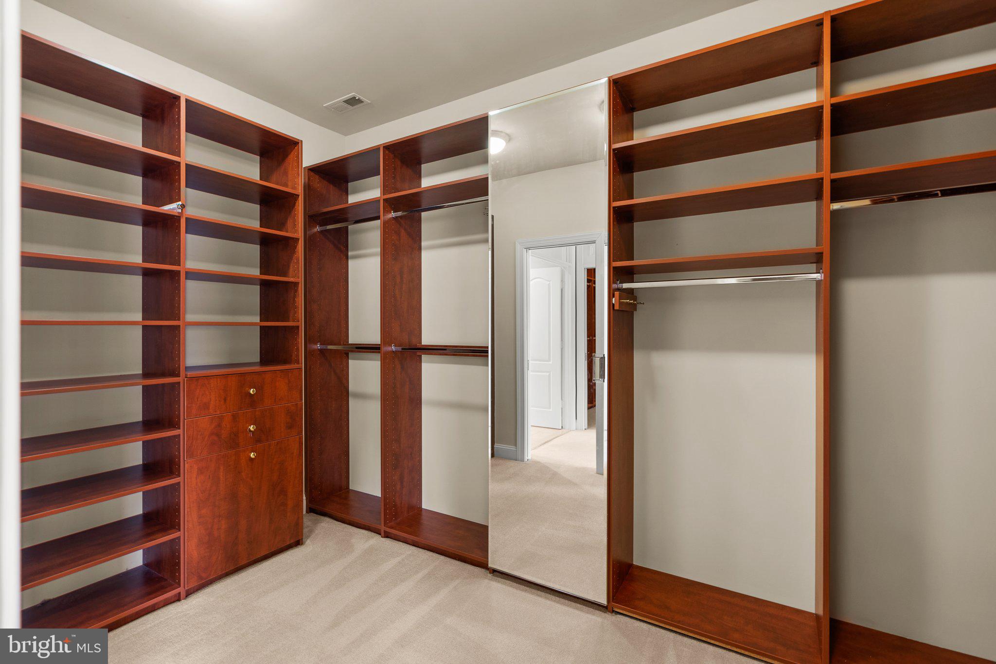 MADRILLON MANORS - Residential