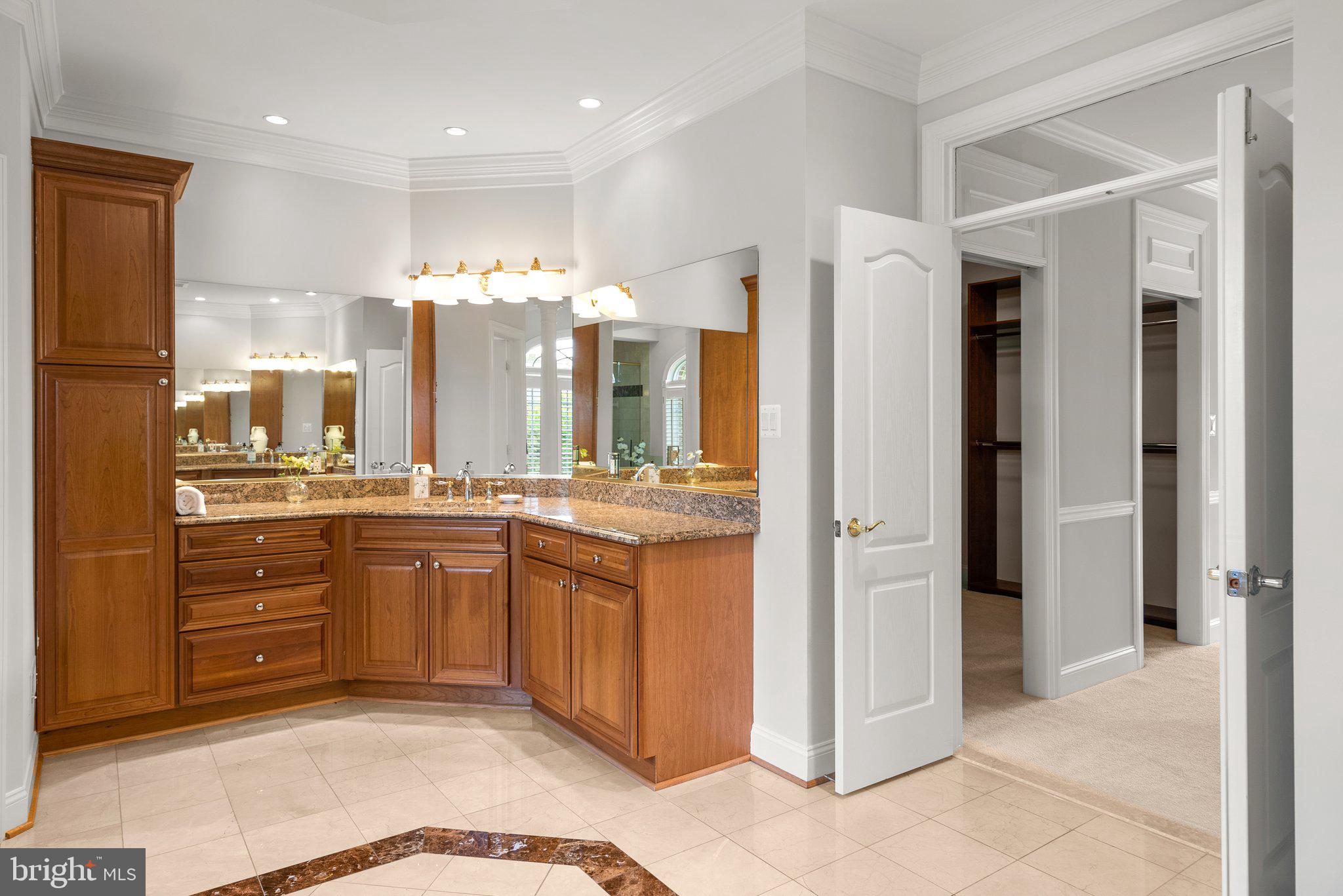 MADRILLON MANORS - Residential