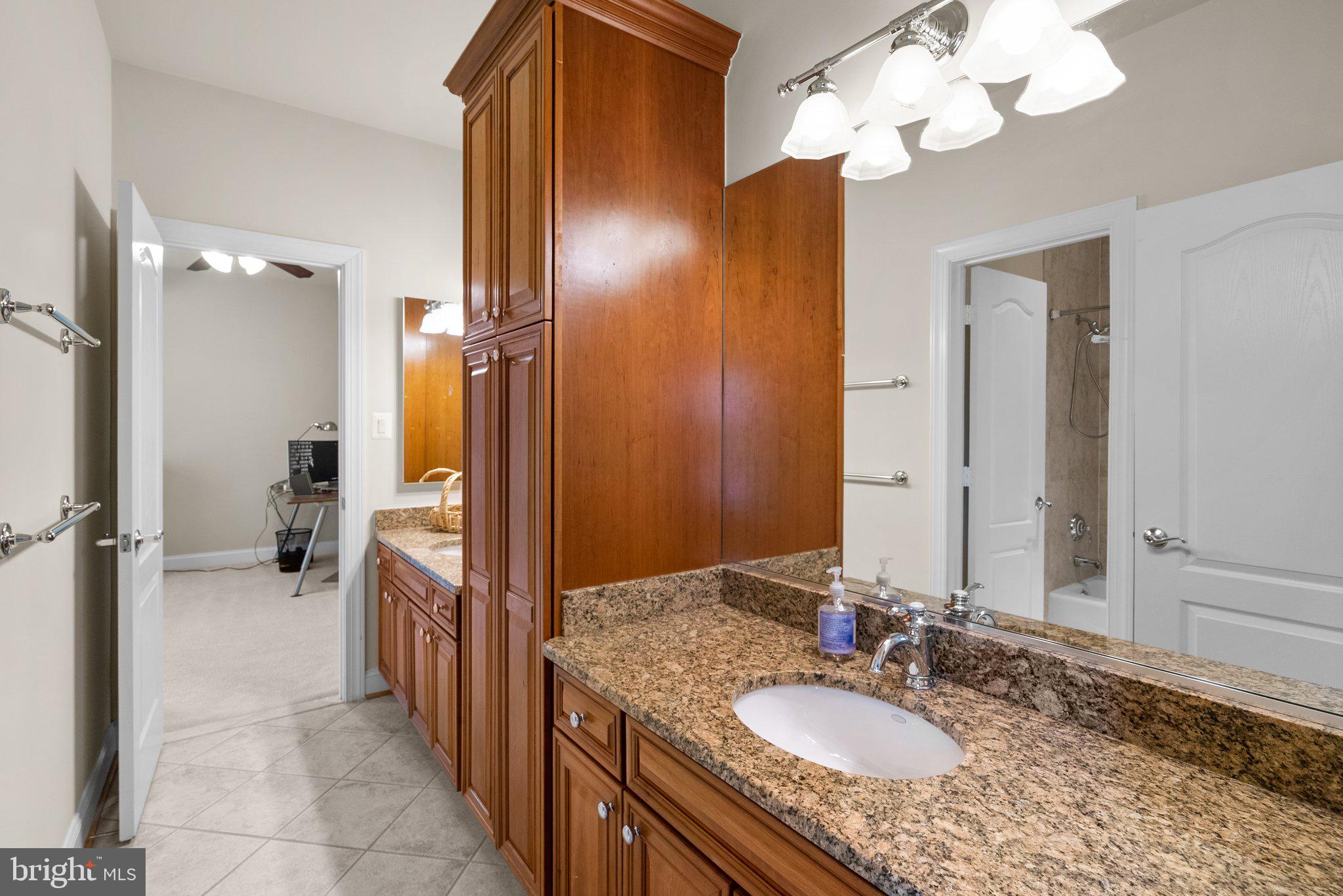 MADRILLON MANORS - Residential