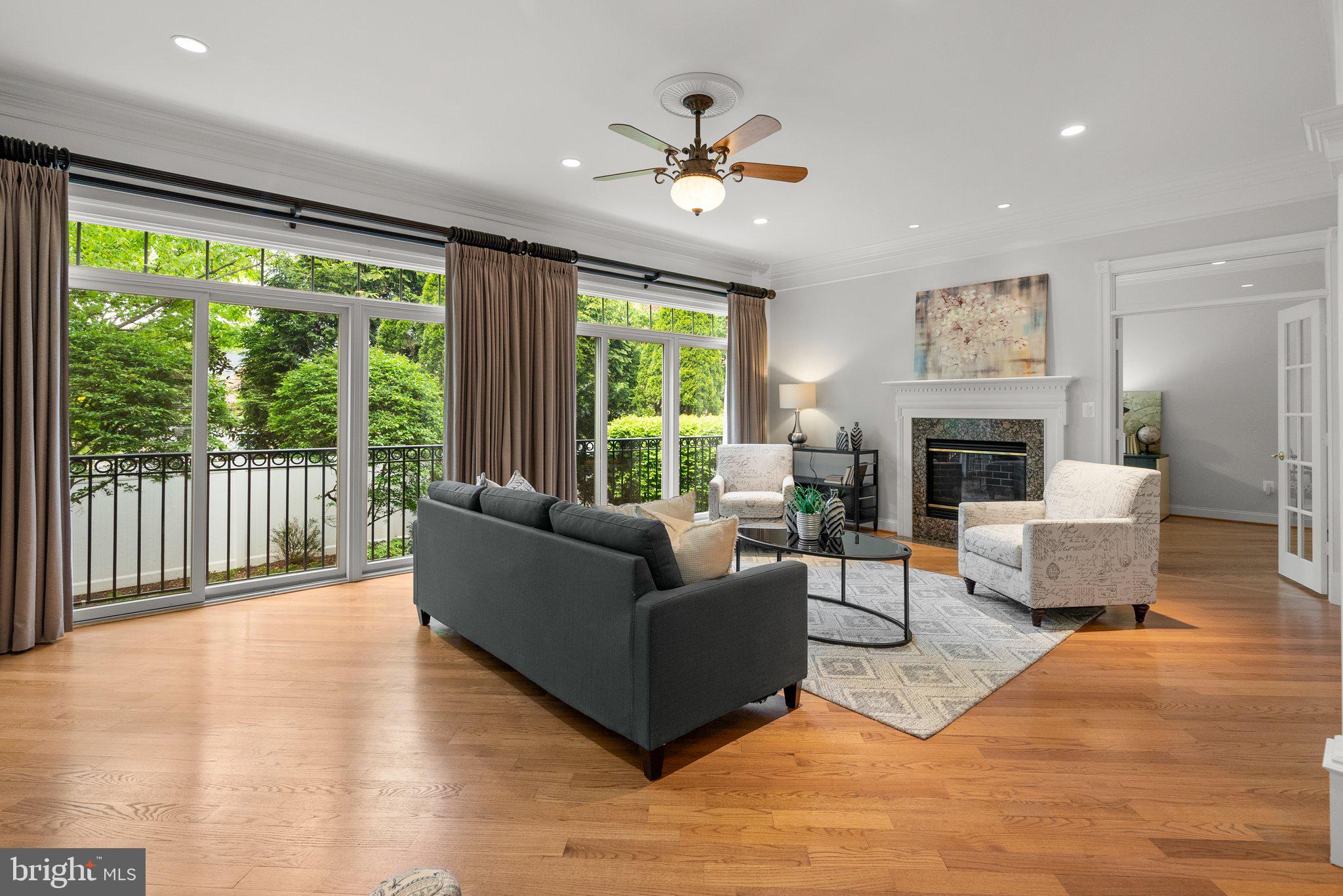 MADRILLON MANORS - Residential