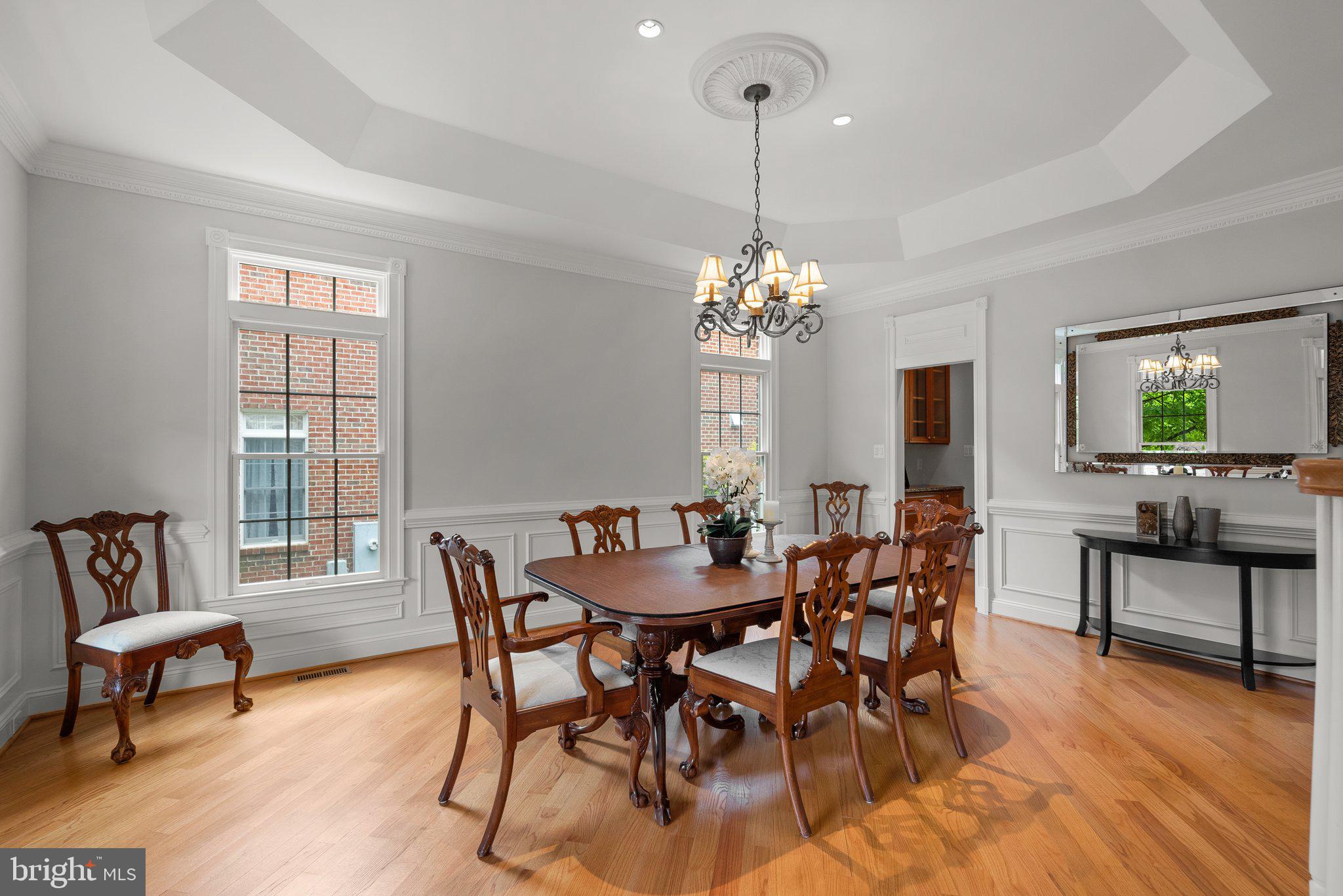 MADRILLON MANORS - Residential