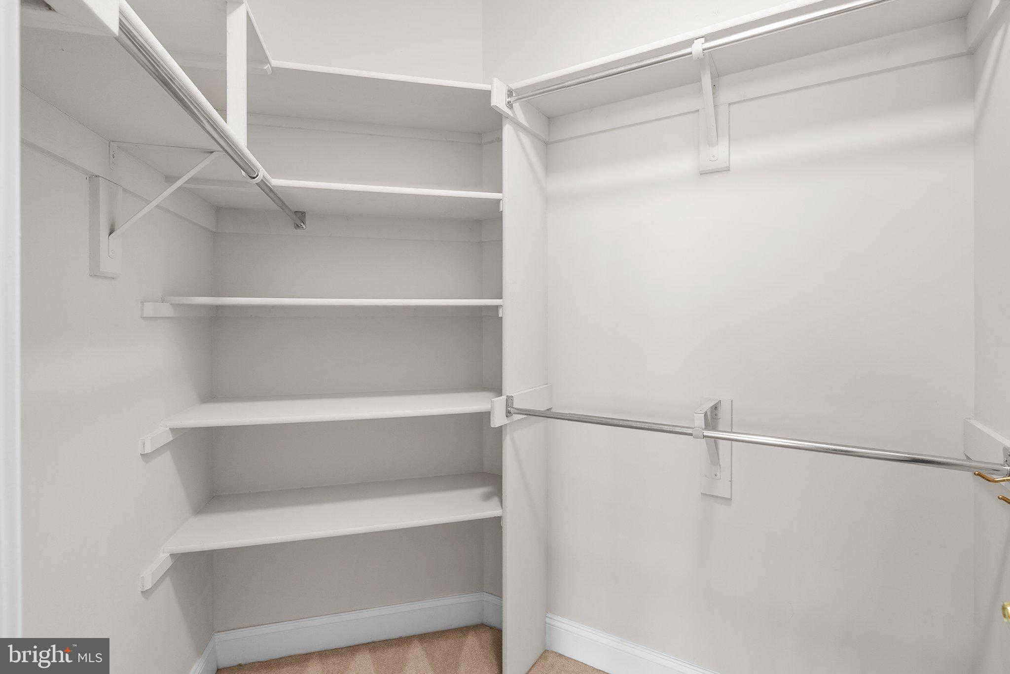 MADRILLON MANORS - Residential