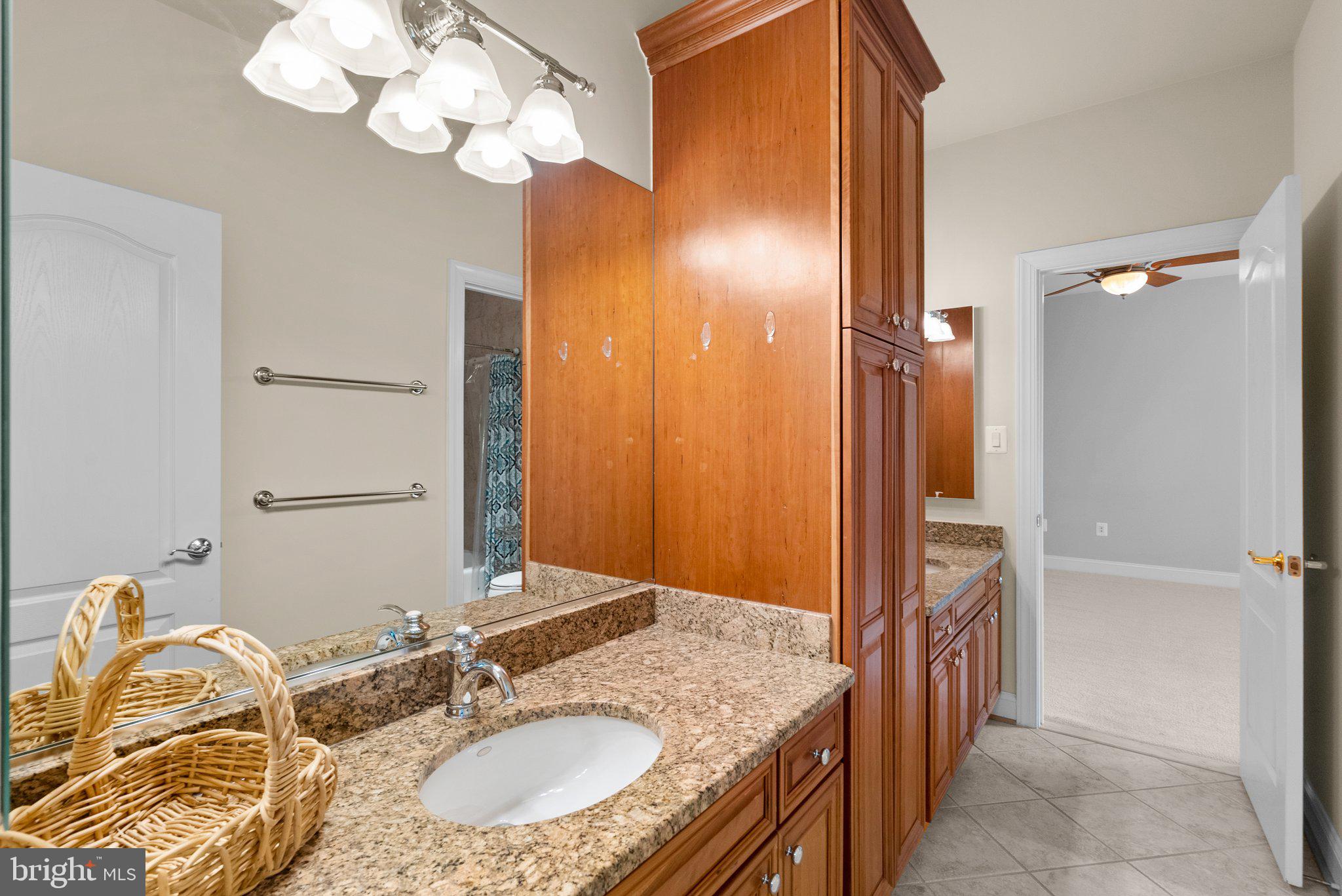 MADRILLON MANORS - Residential