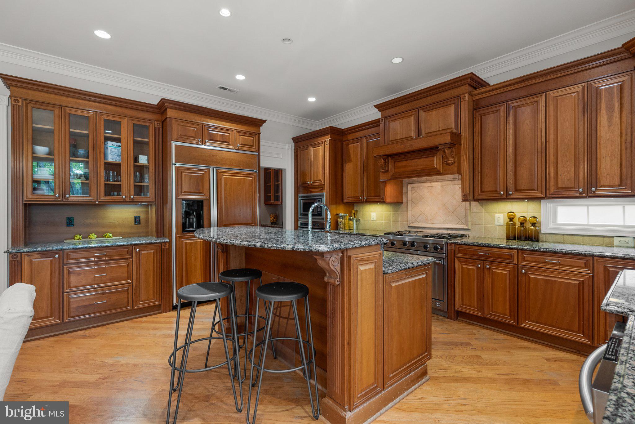 MADRILLON MANORS - Residential