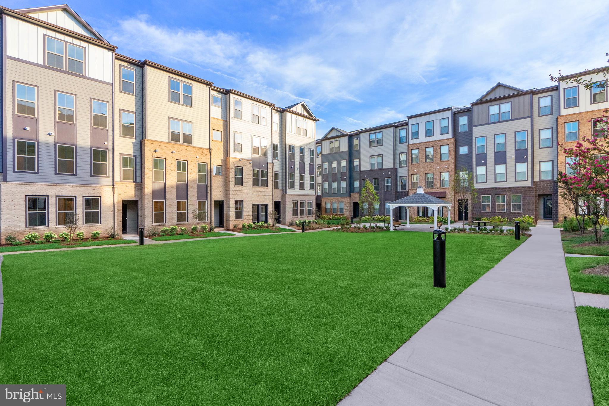 REGAL CHASE - Residential