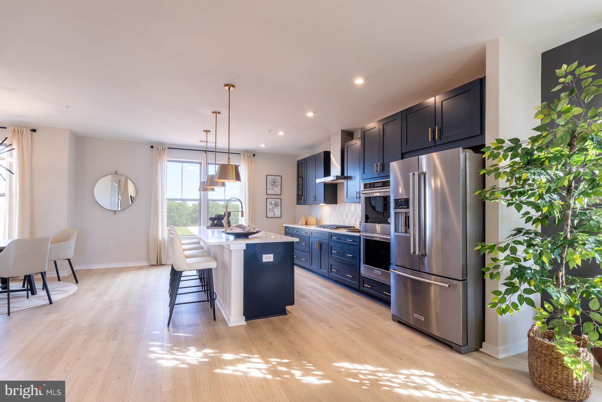 REGAL CHASE - Residential