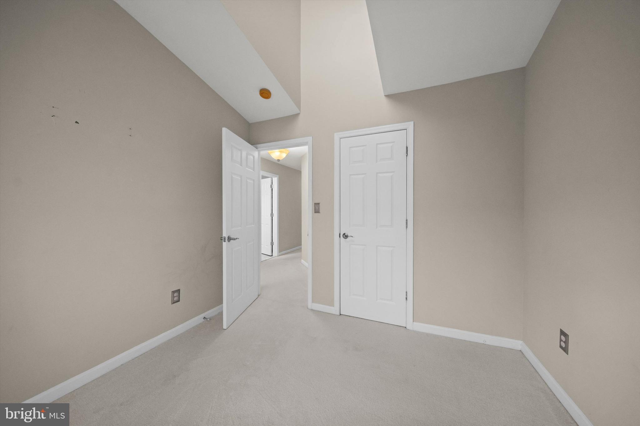 POTOMAC LAKES - Residential Lease