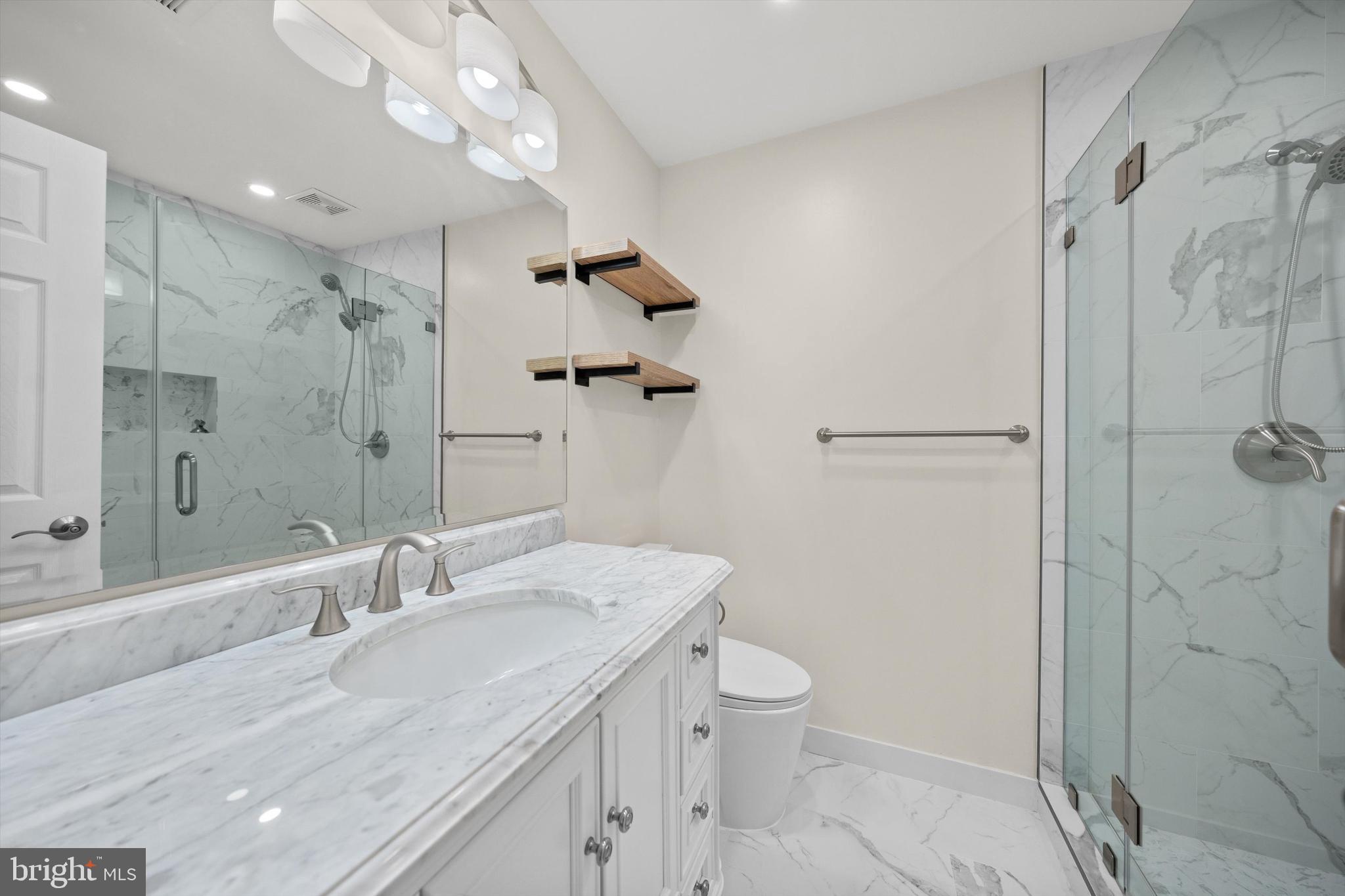 POTOMAC LAKES - Residential Lease