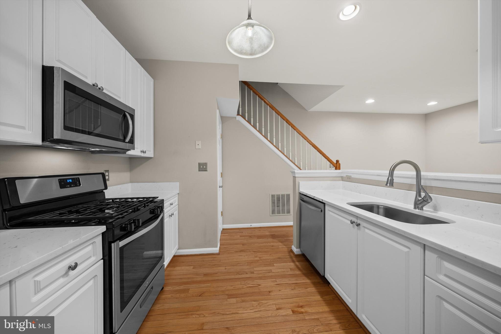 POTOMAC LAKES - Residential Lease