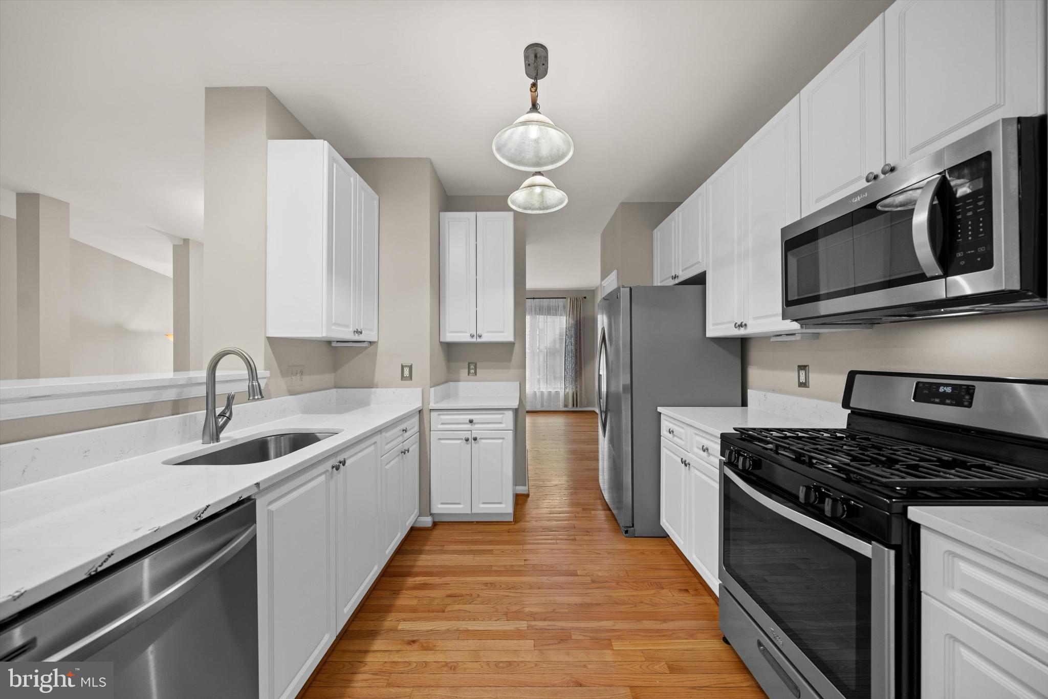 POTOMAC LAKES - Residential Lease