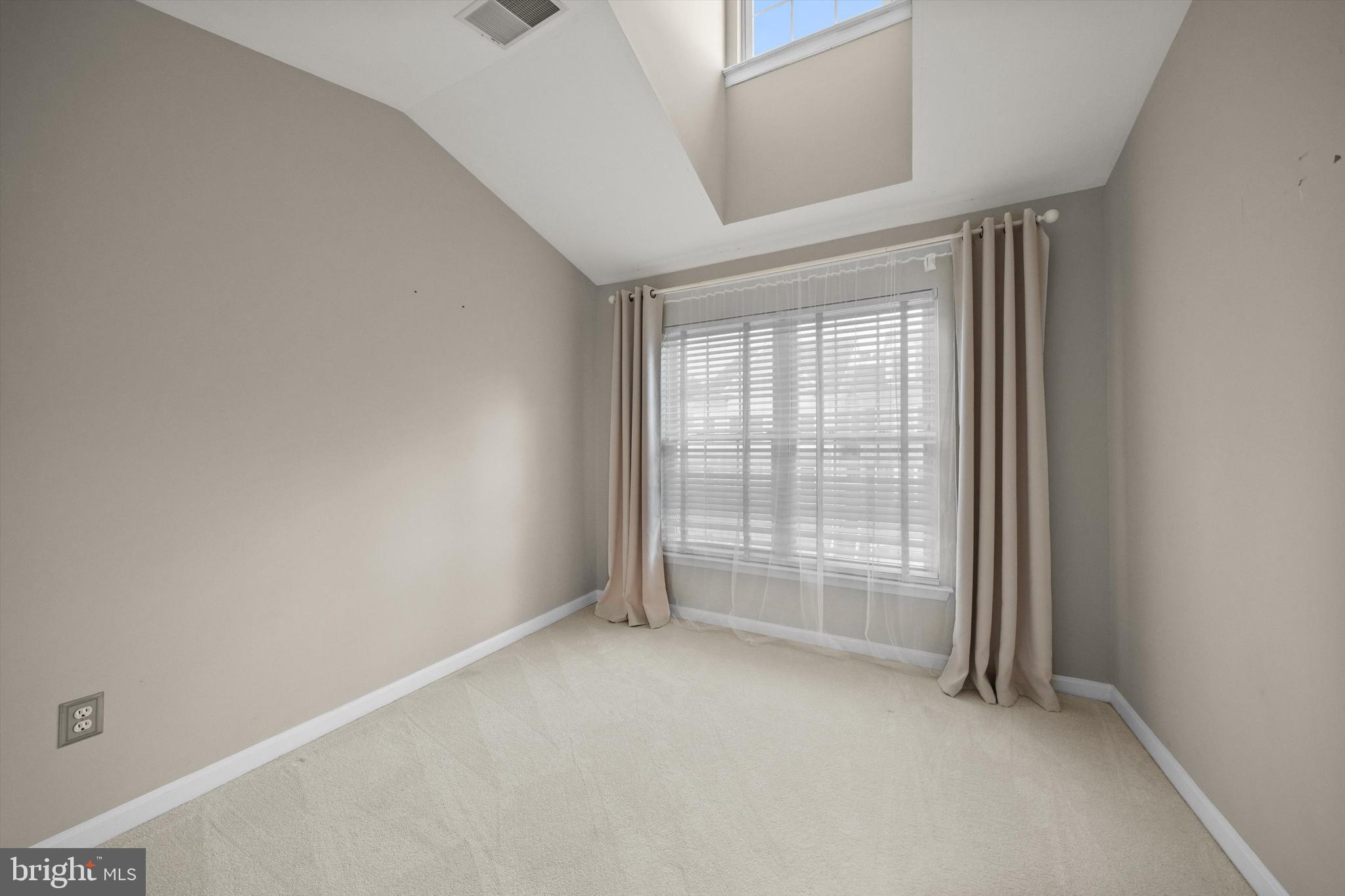 POTOMAC LAKES - Residential Lease